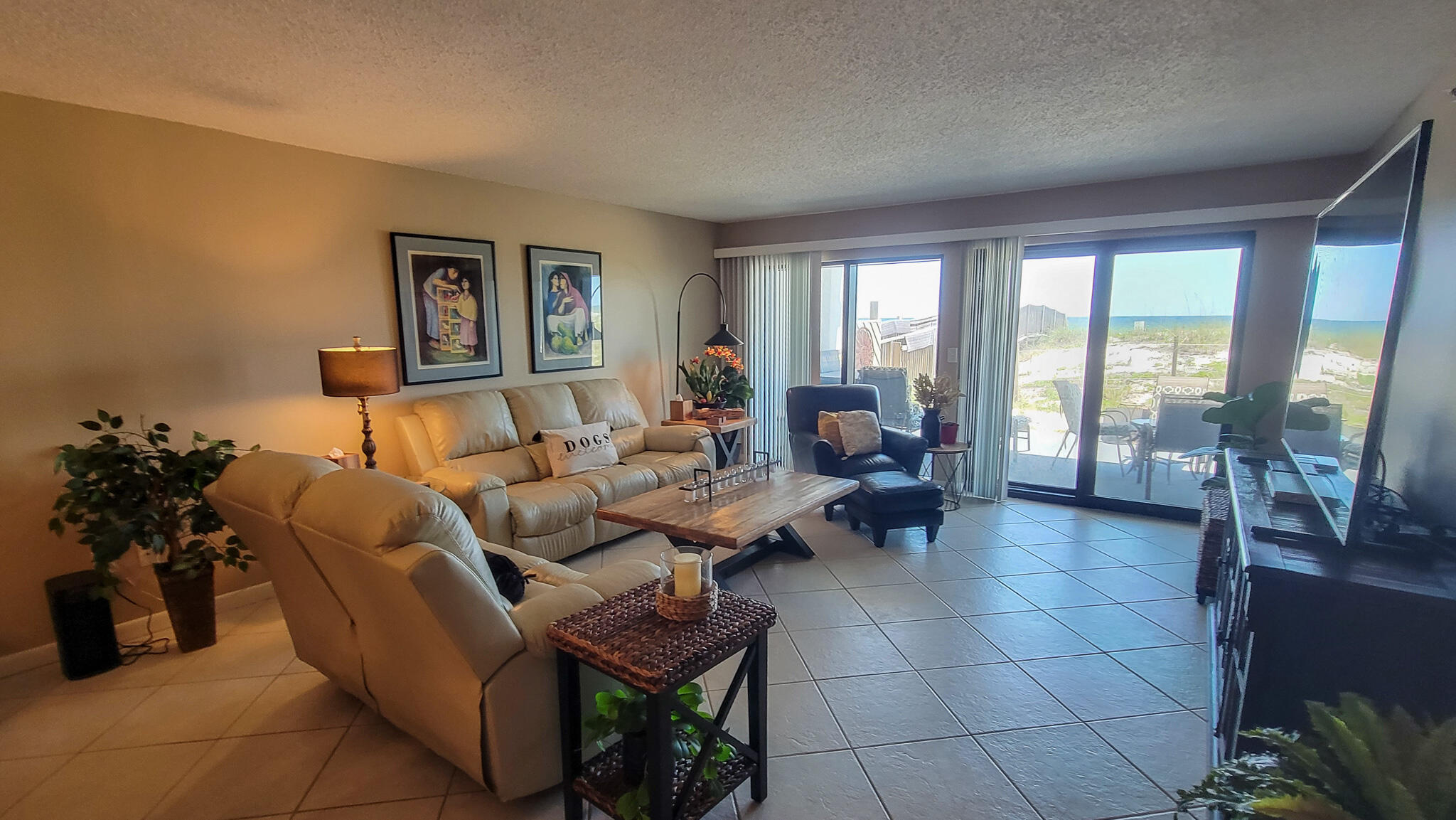SURF DWELLER CONDO - Residential