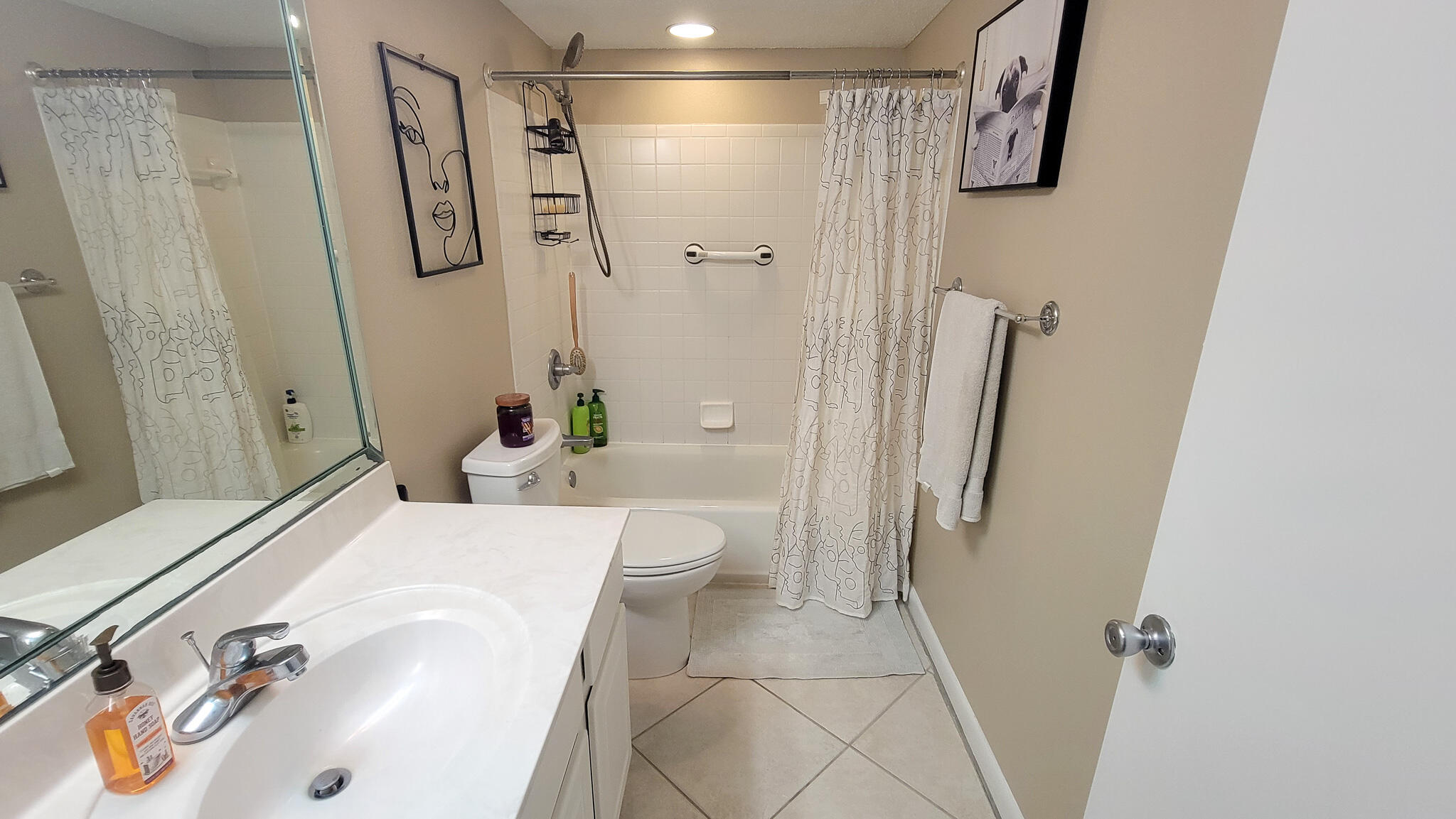 SURF DWELLER CONDO - Residential