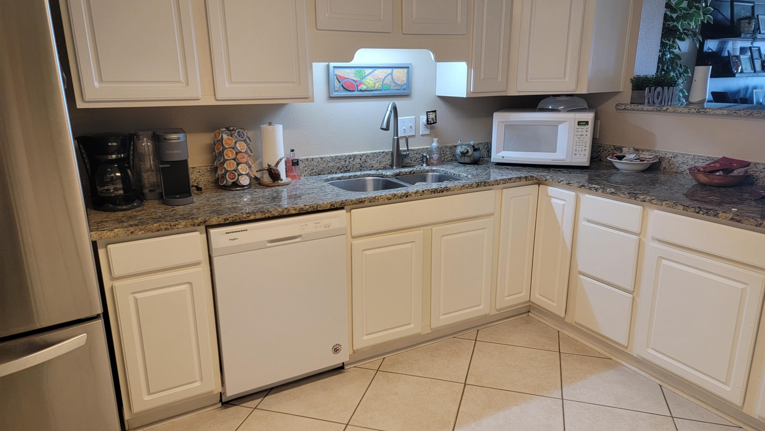 SURF DWELLER CONDO - Residential