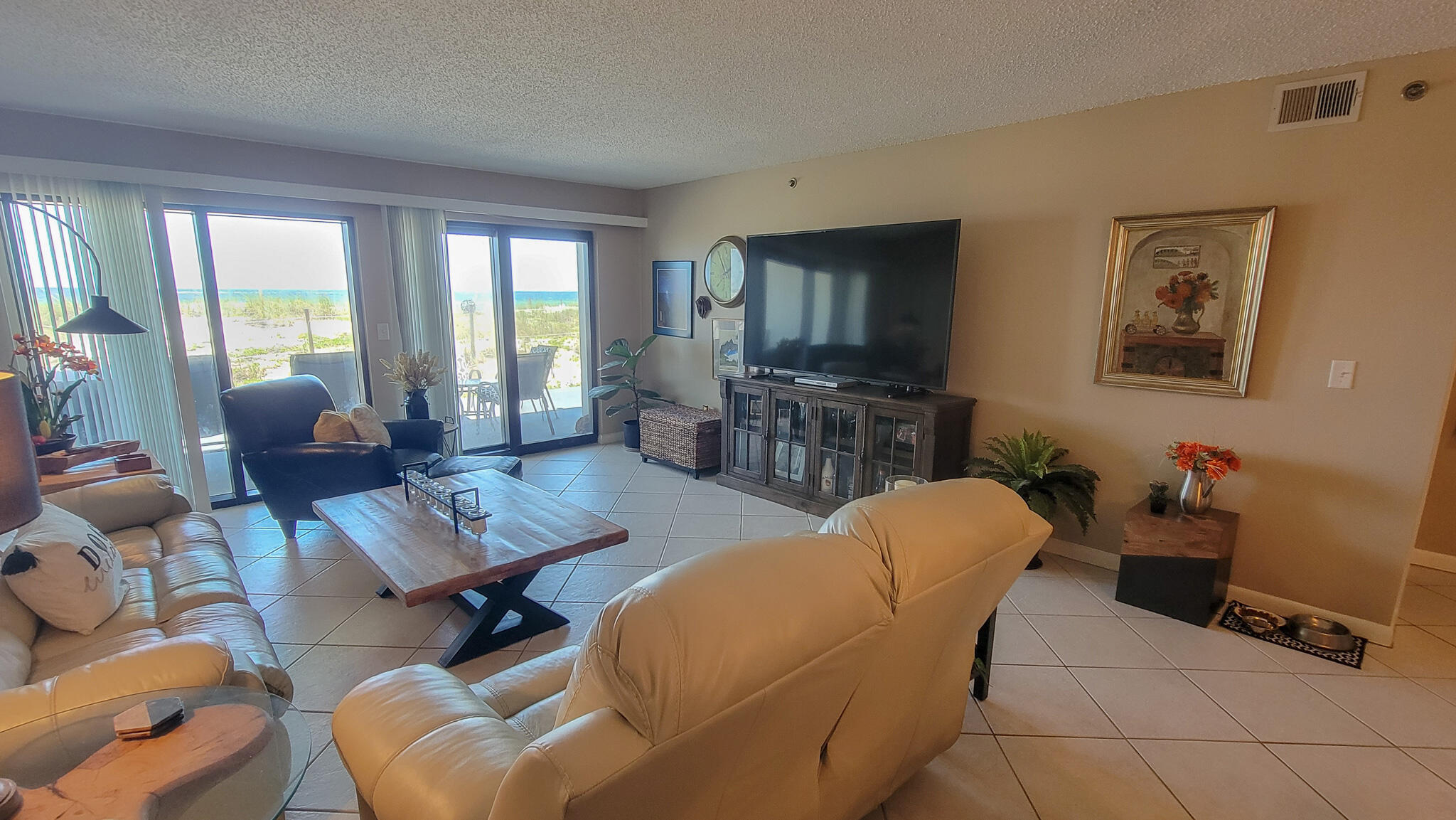 SURF DWELLER CONDO - Residential