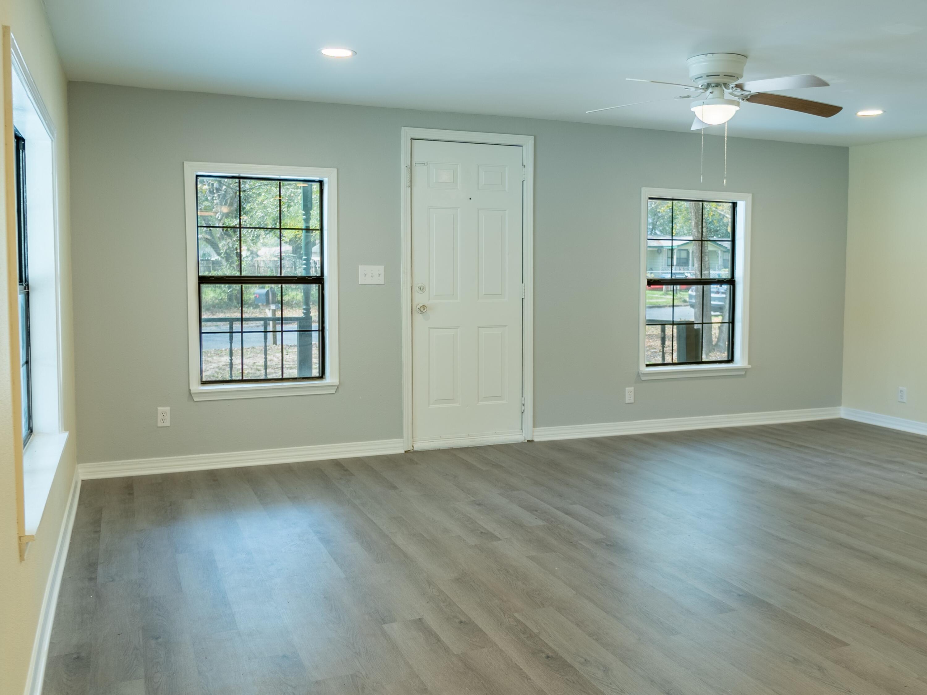 CRESTVIEW - Residential