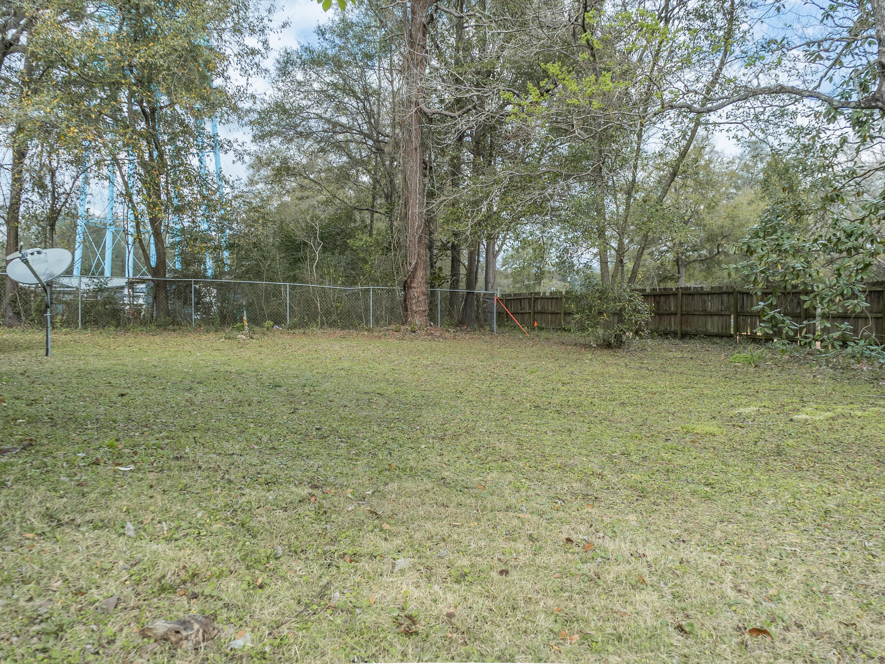 CRESTVIEW - Residential