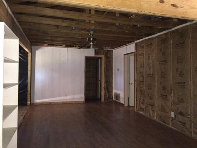 NO NAMED SUBDIVISION - Residential