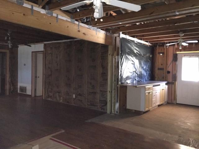 NO NAMED SUBDIVISION - Residential