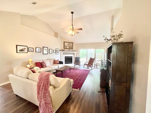 HIDDEN LAKES - Residential Lease