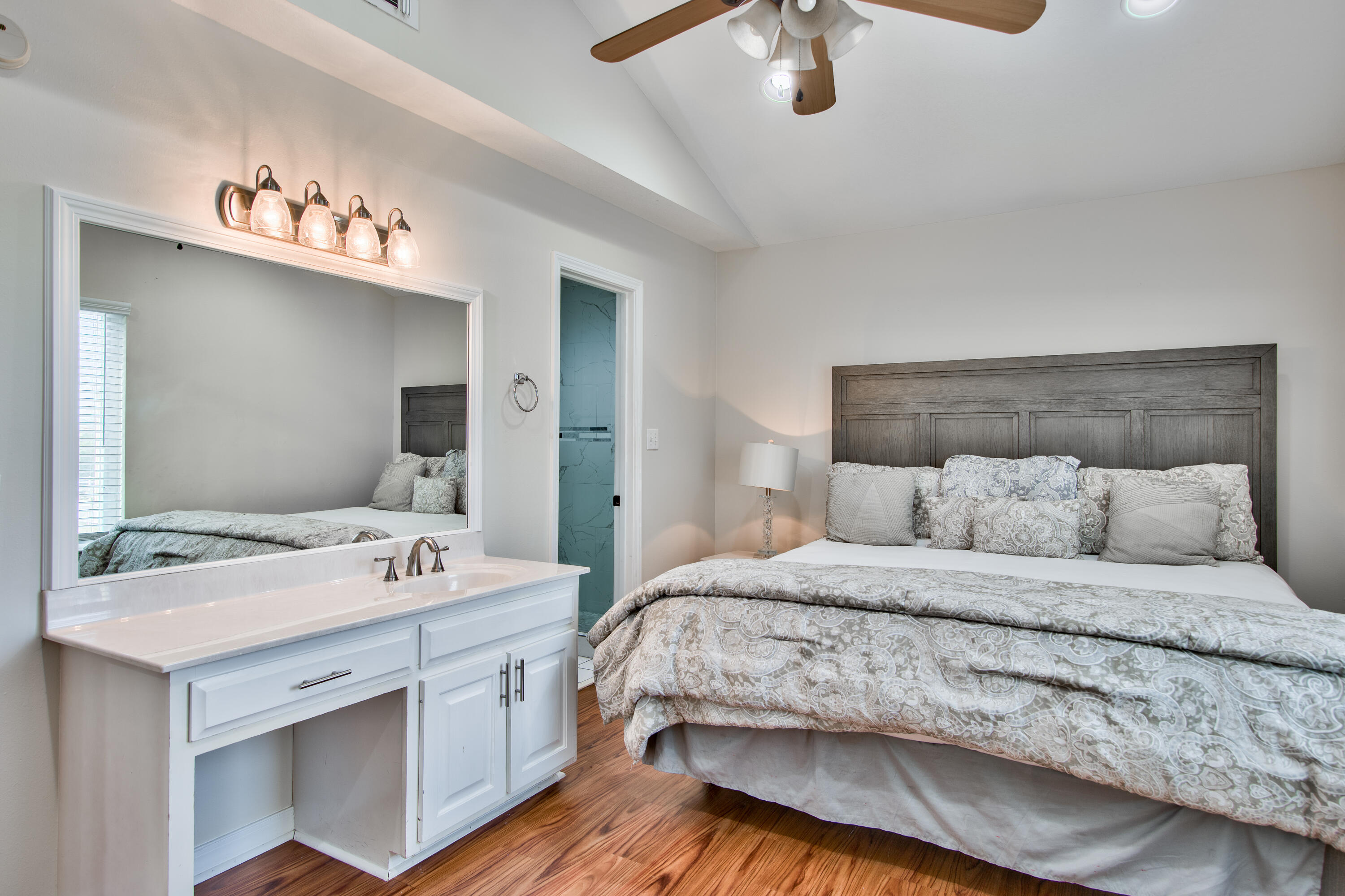 PORT OF CALL - Residential