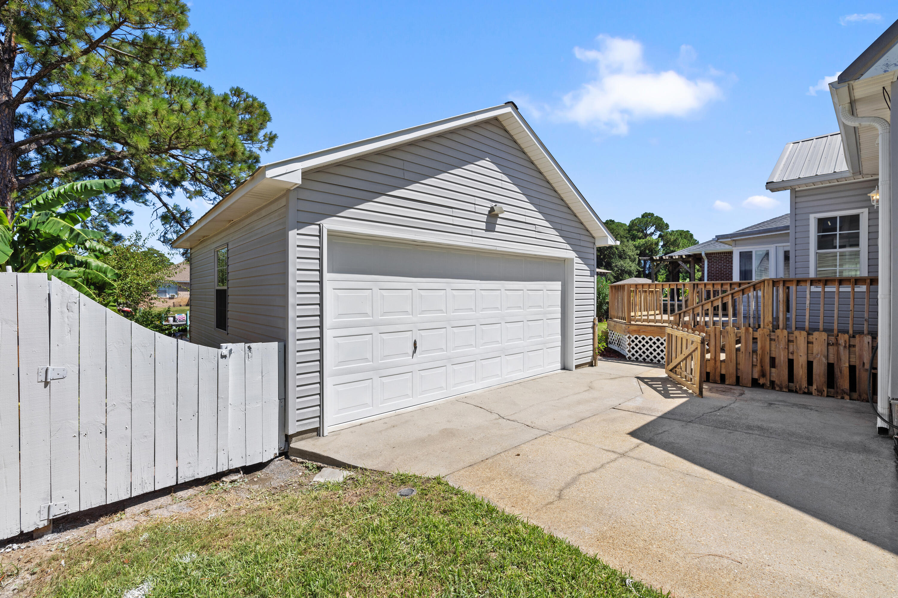 POLYNESIAN ISLANDS - Residential