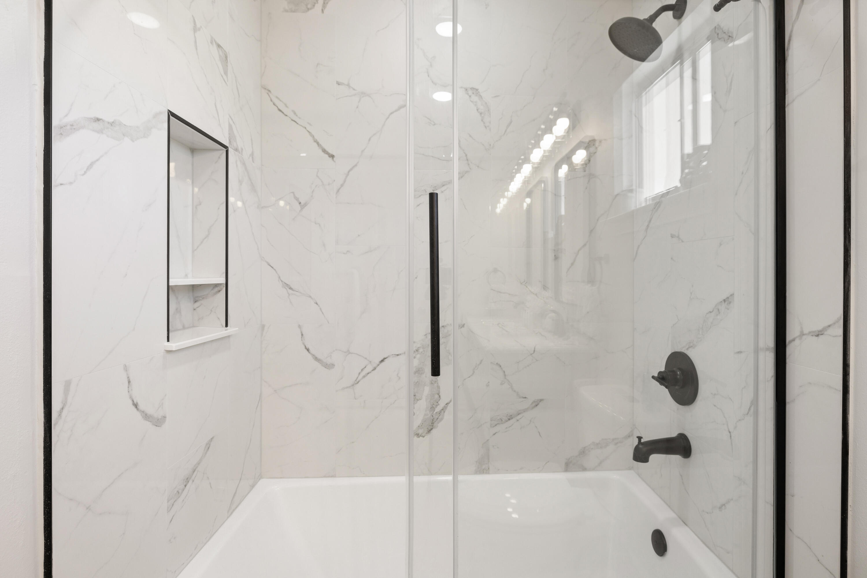 POLYNESIAN ISLANDS - Residential