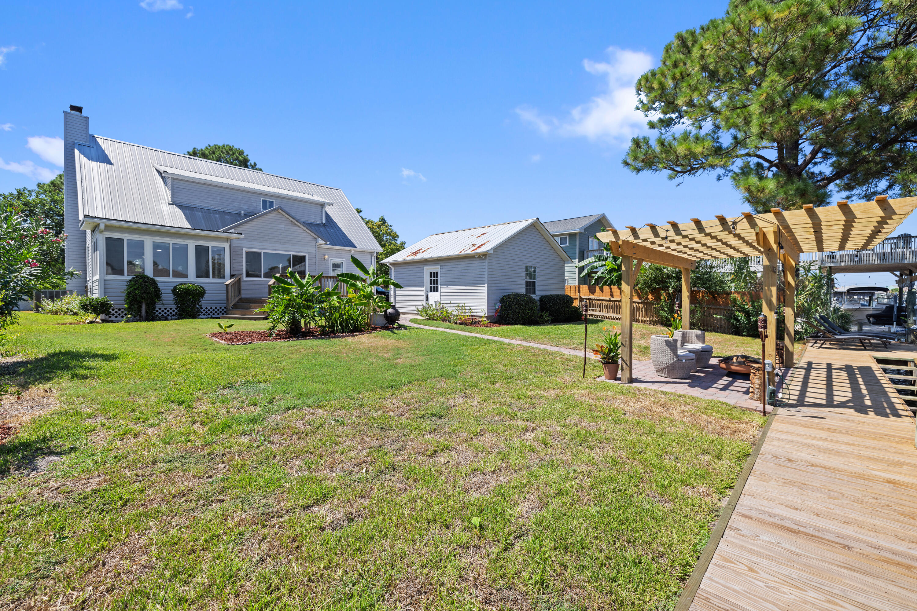 POLYNESIAN ISLANDS - Residential