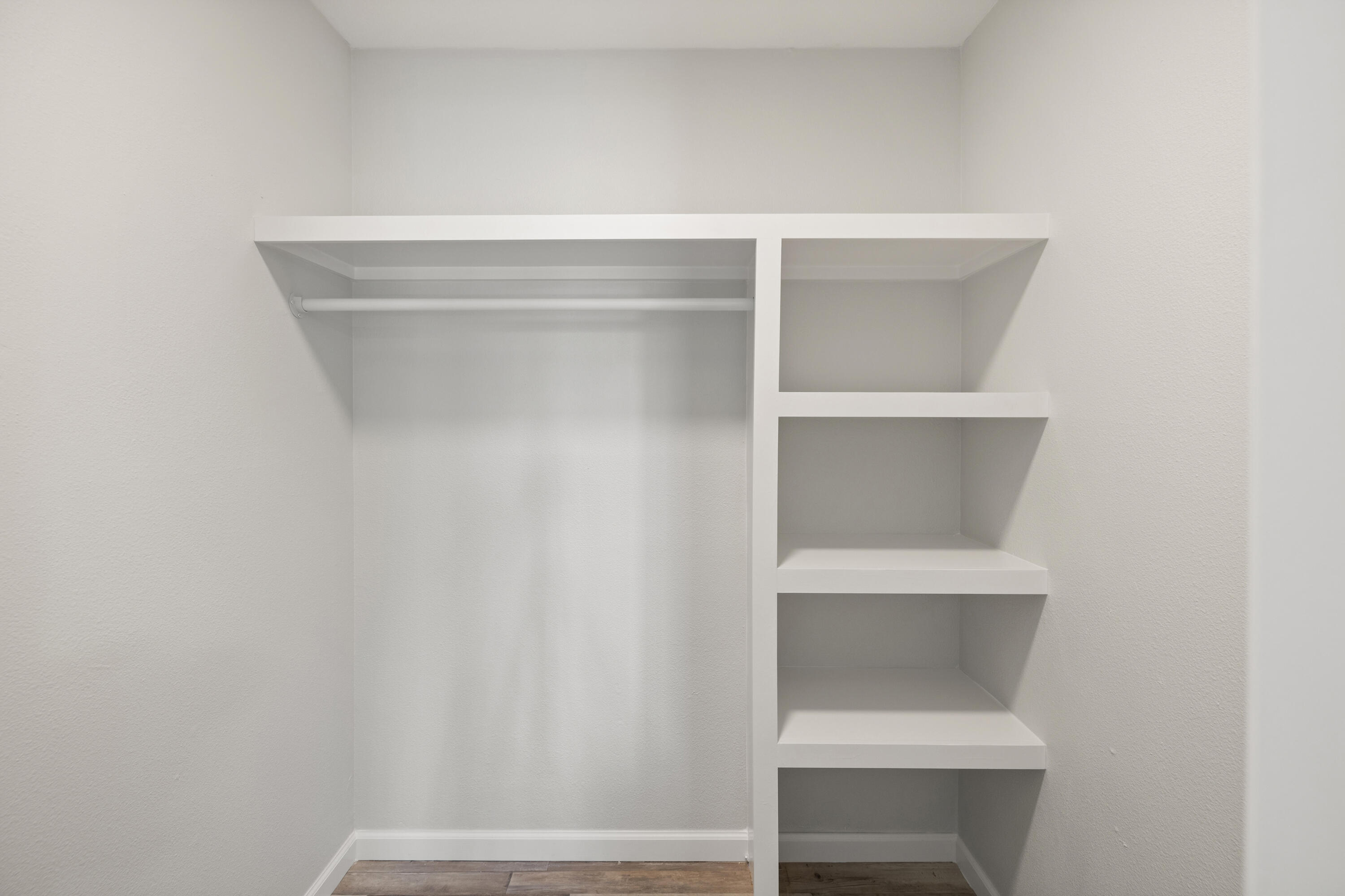 POLYNESIAN ISLANDS - Residential