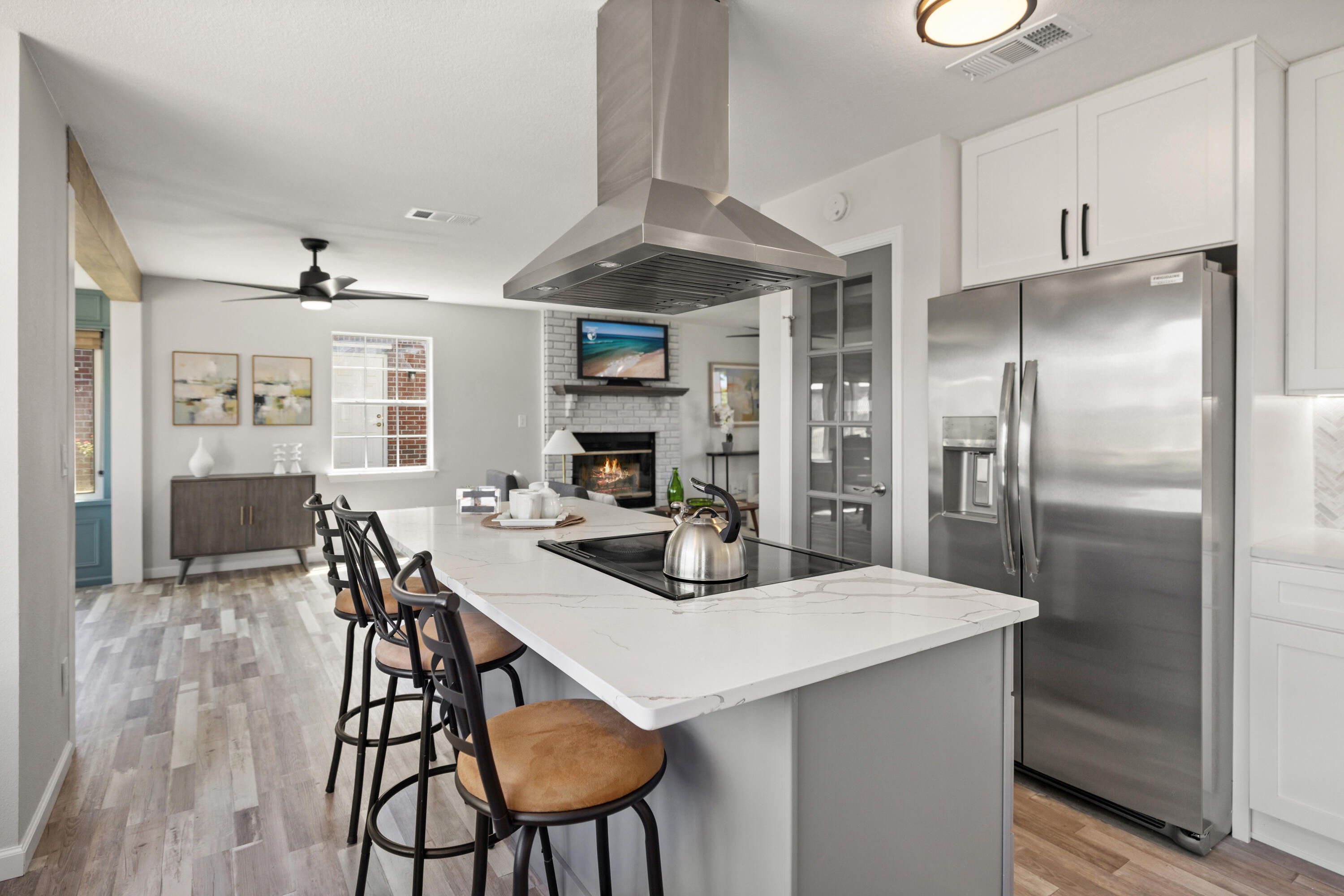 POLYNESIAN ISLANDS - Residential