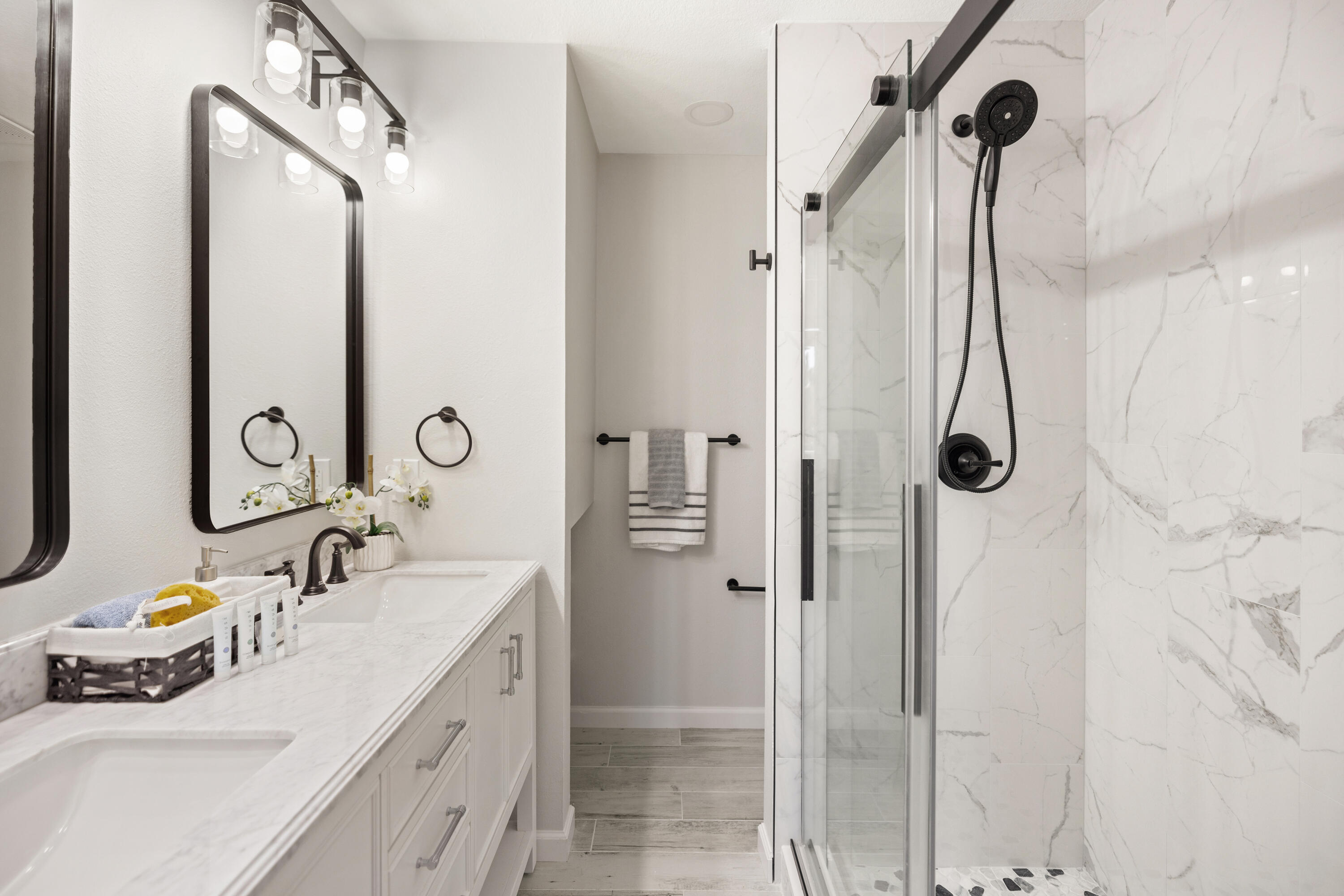 POLYNESIAN ISLANDS - Residential