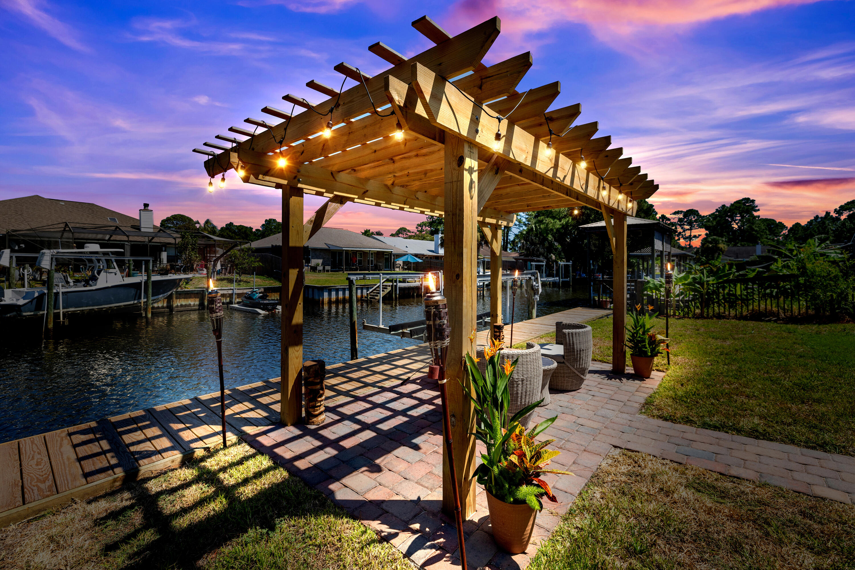 POLYNESIAN ISLANDS - Residential