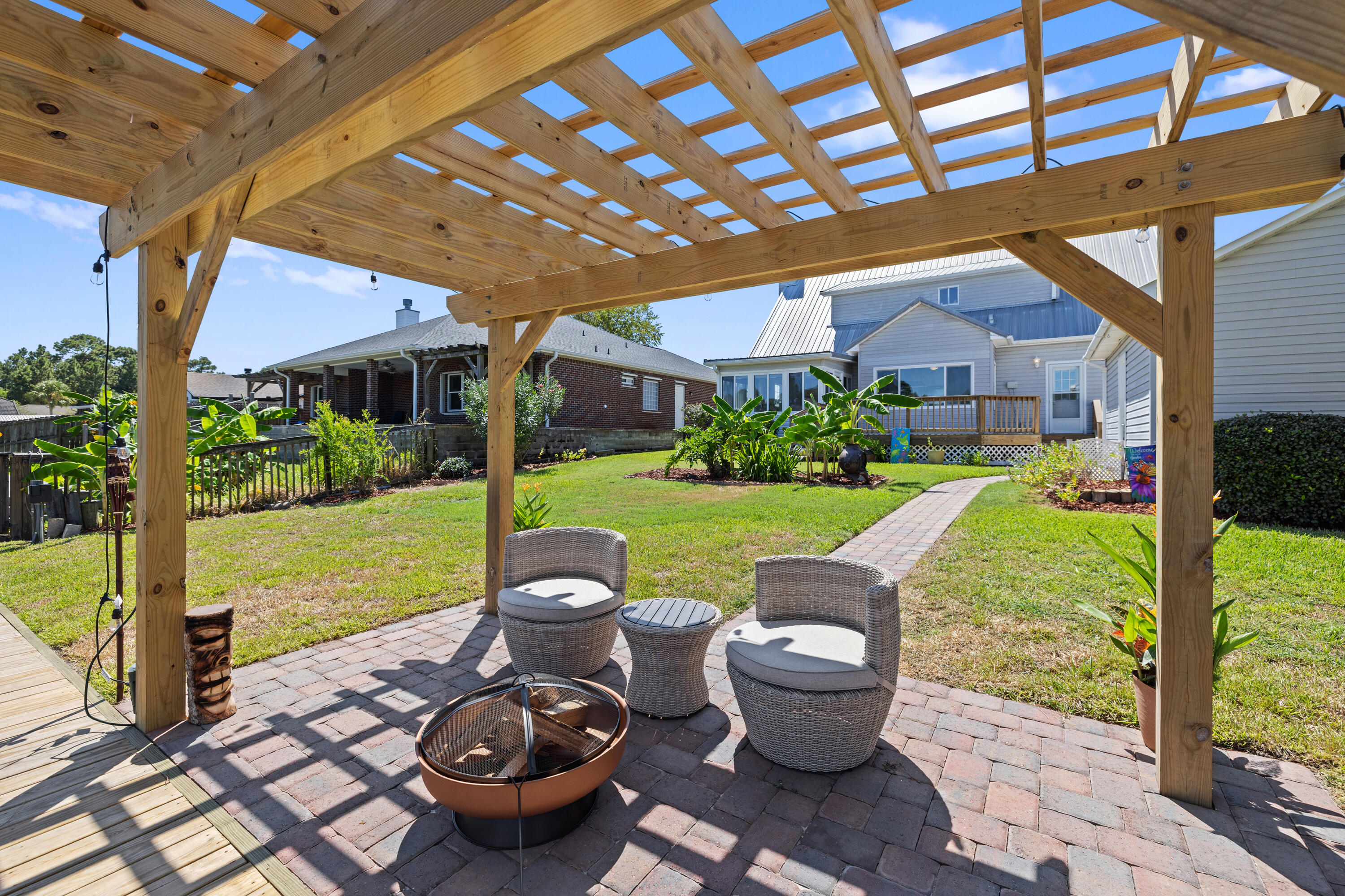 POLYNESIAN ISLANDS - Residential