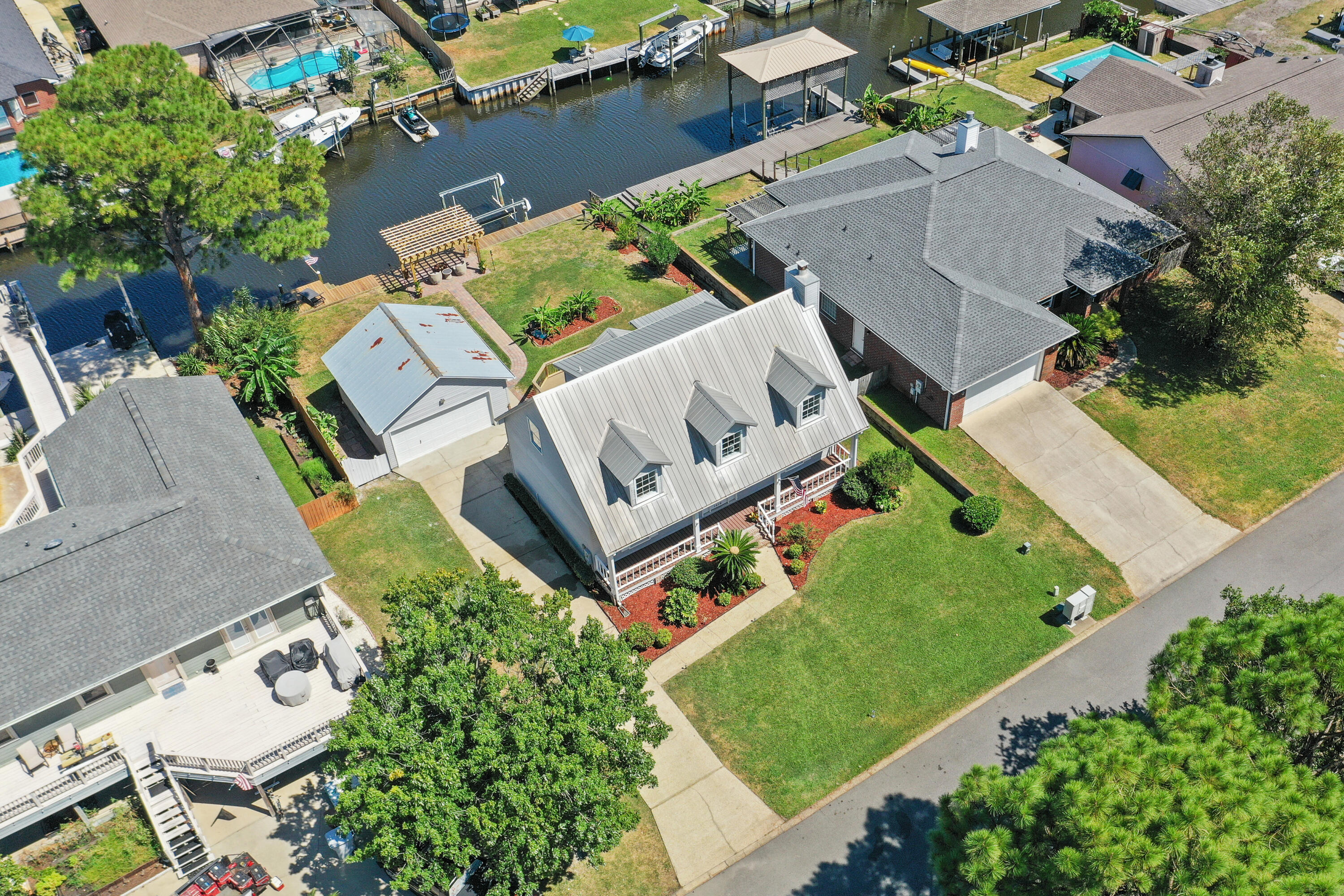 POLYNESIAN ISLANDS - Residential