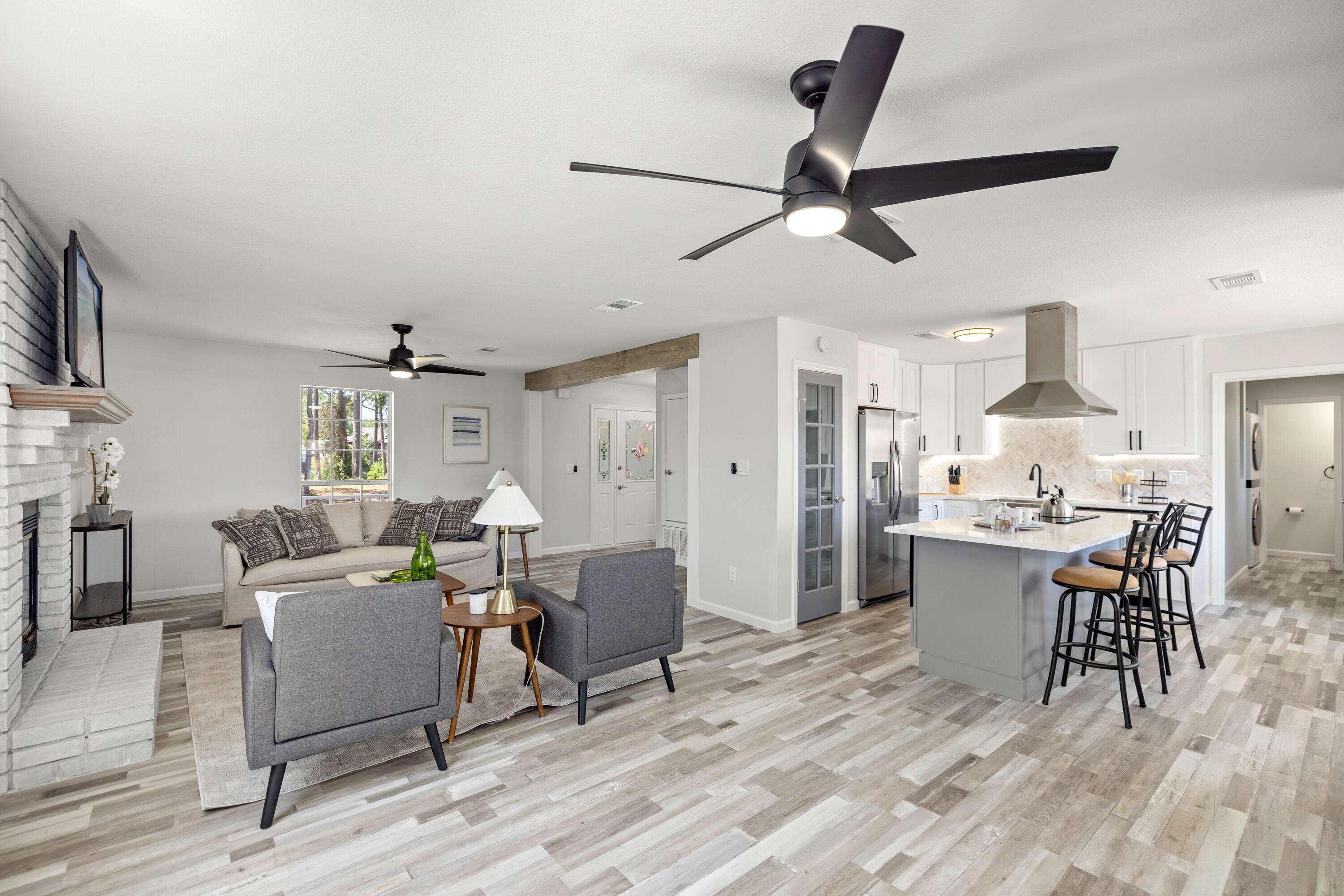 POLYNESIAN ISLANDS - Residential