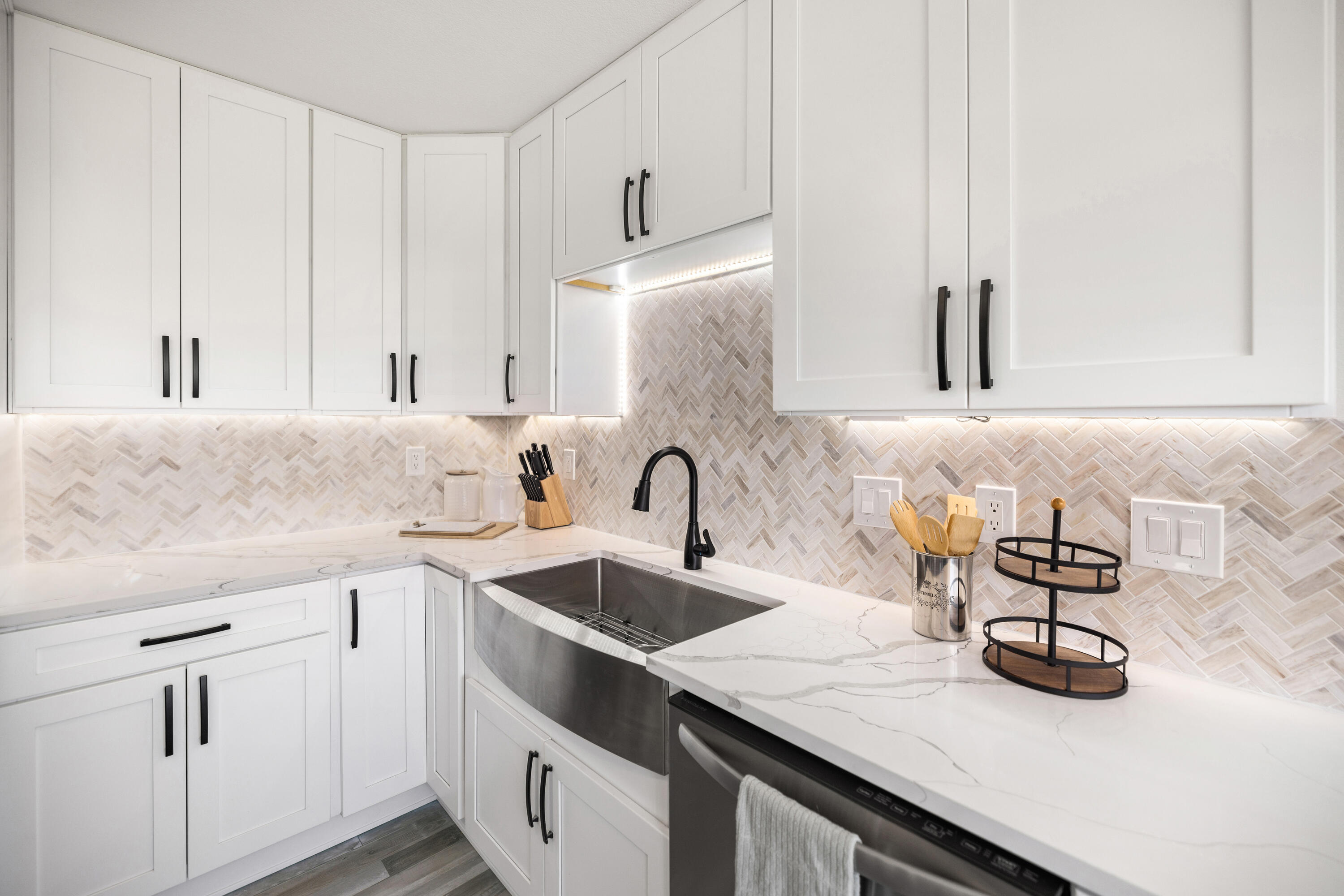 POLYNESIAN ISLANDS - Residential