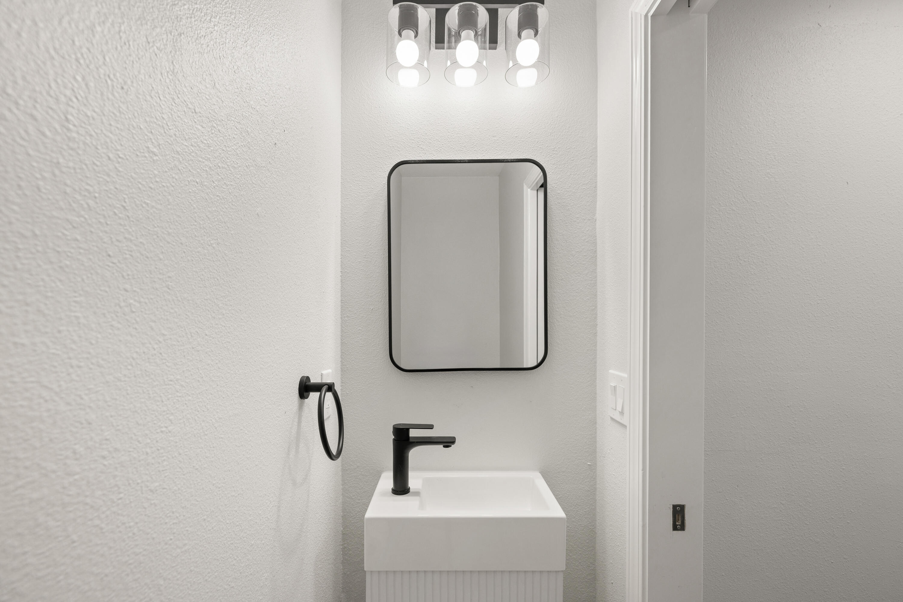 POLYNESIAN ISLANDS - Residential