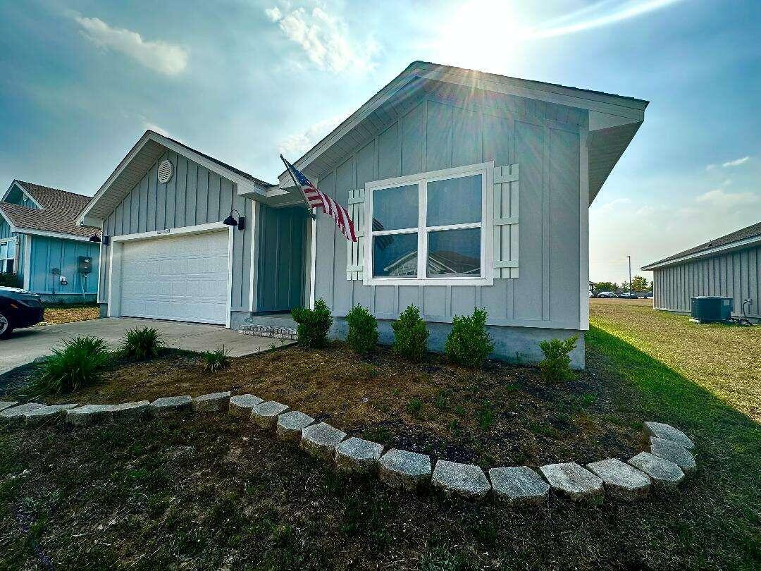 The Cali is one of the most popular designs featuring 4 bedrooms, 2 baths, covered back patio & 2 car garage. Kitchenfeatures a nice island bar, stainless steel appliances, smooth top range, built-in microwave, pantry, quiet dishwasher &awesome open design perfect for entertaining you and your guests. Beautiful wood look flooring throughout, Friesecarpet in the bedrooms & the Smart Home 'Connect' System with your video camera doorbell/keyless entry throughdoor/garage & more. Bedroom-1 & its adjoining bath features a lg. walk in closet, double vanity sinks, oversized linen closet& a lg. 5' shower. Stylish, desirable & durable Hardie plank exterior makes this home a fortress from weather. Shoal RiverLanding offers homeowners a community pool RIGHT BEHIND THE HOUSE with a cabana, sidewalks, and undergroundutilities.
