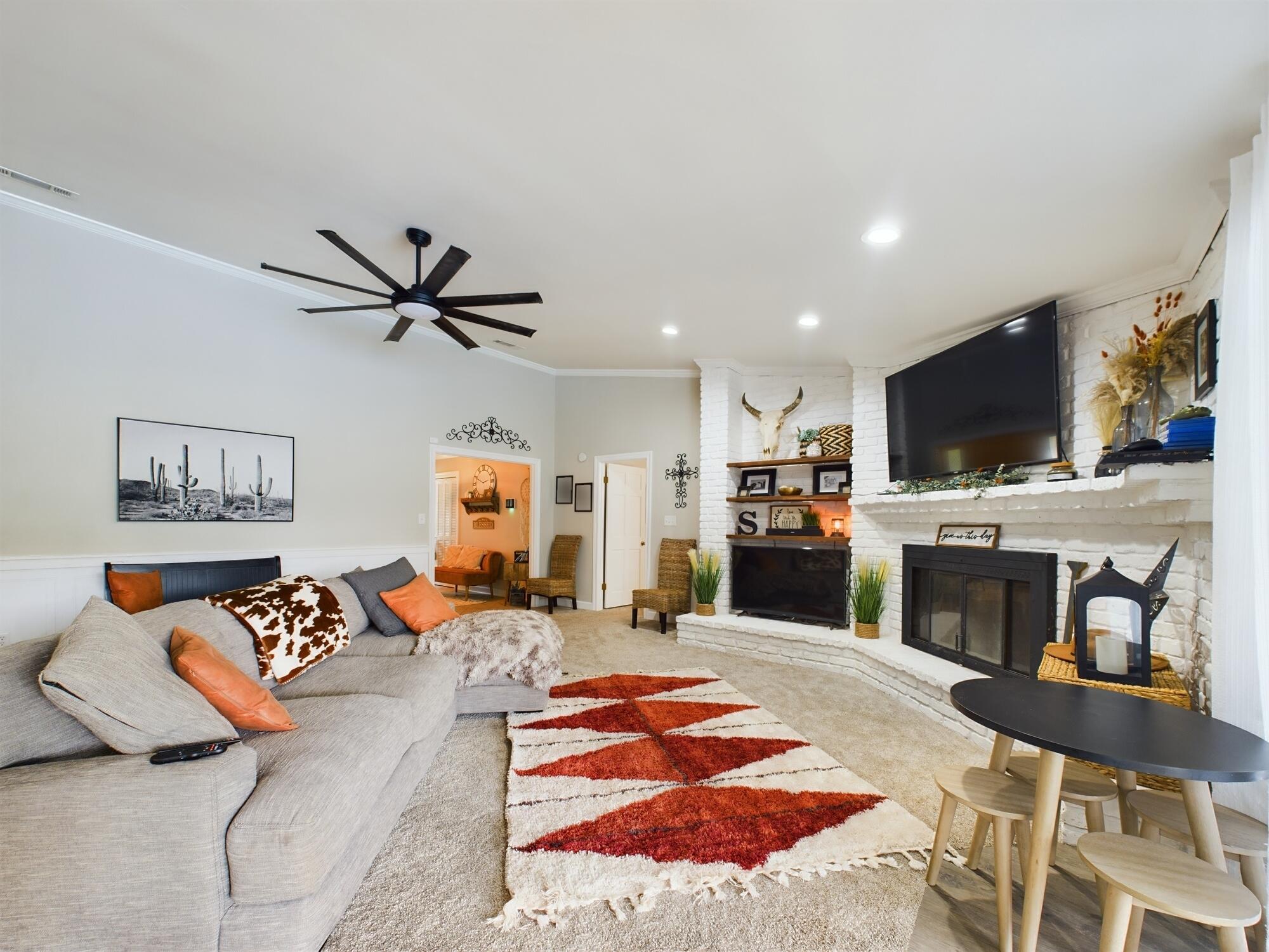 LAKE LORRAINE ESTATES - Residential