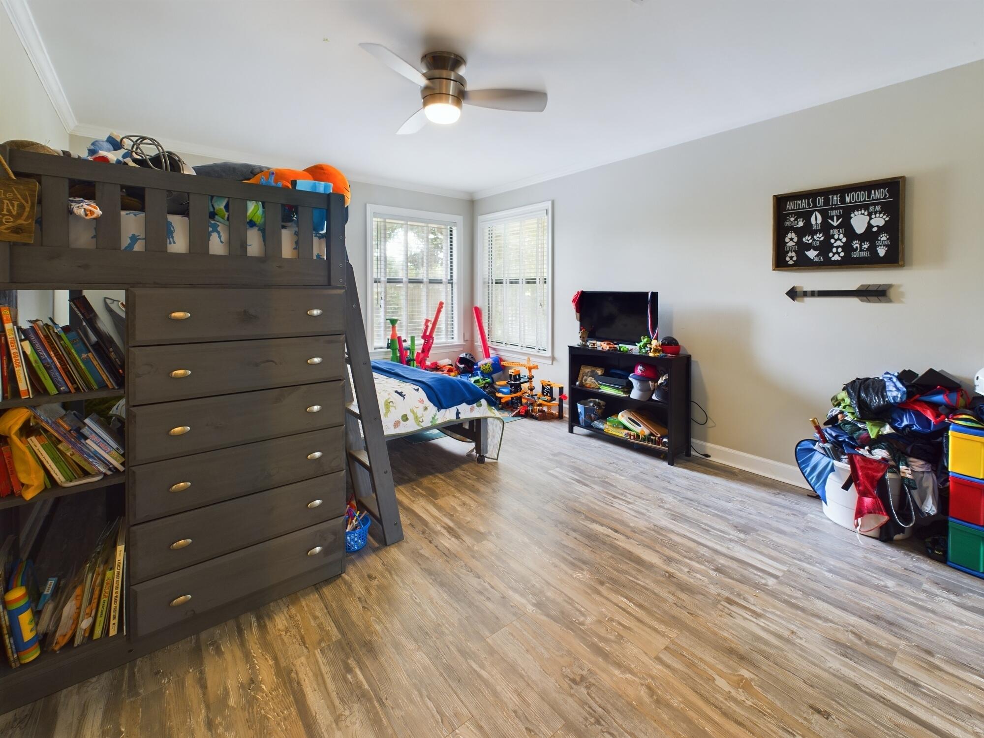 LAKE LORRAINE ESTATES - Residential