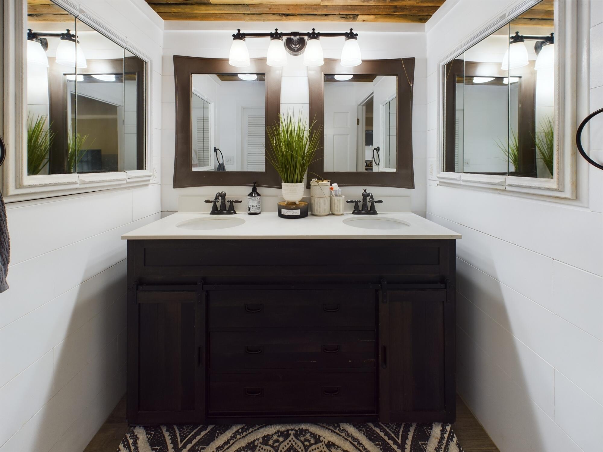 LAKE LORRAINE ESTATES - Residential