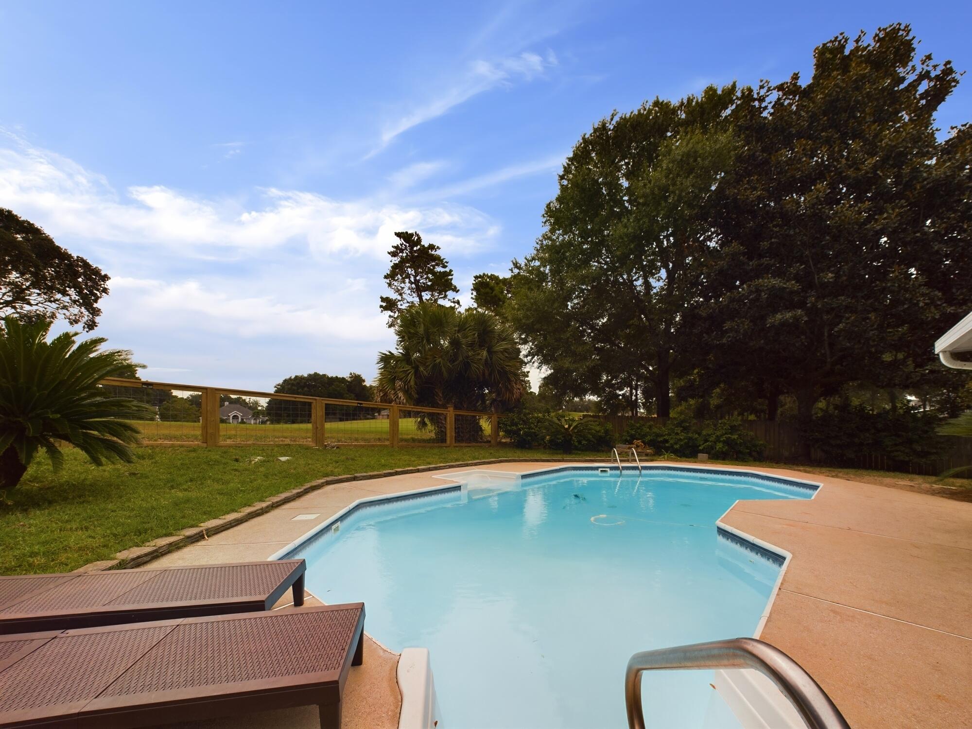 LAKE LORRAINE ESTATES - Residential