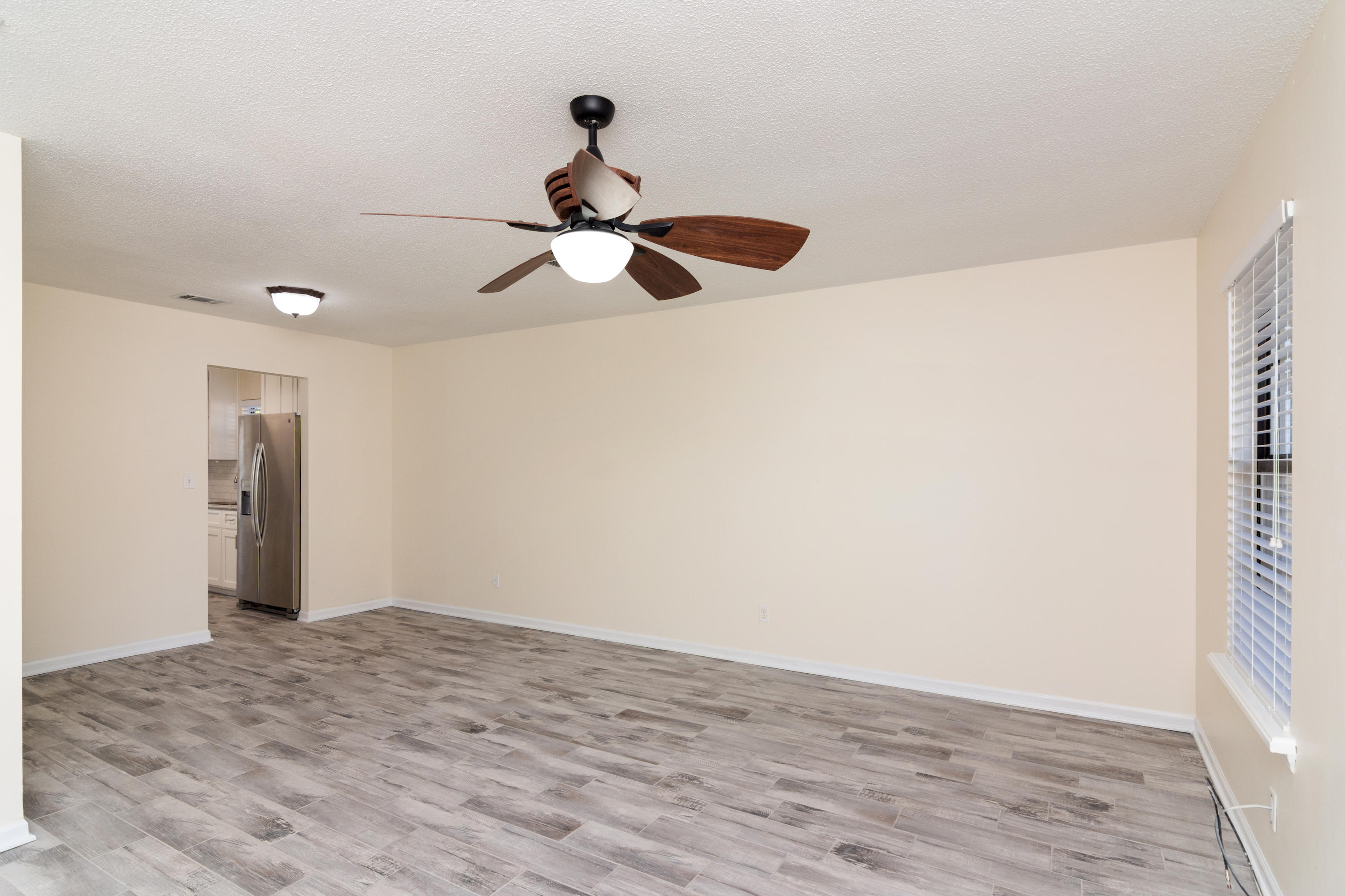 CREEKSIDE 4 - Residential