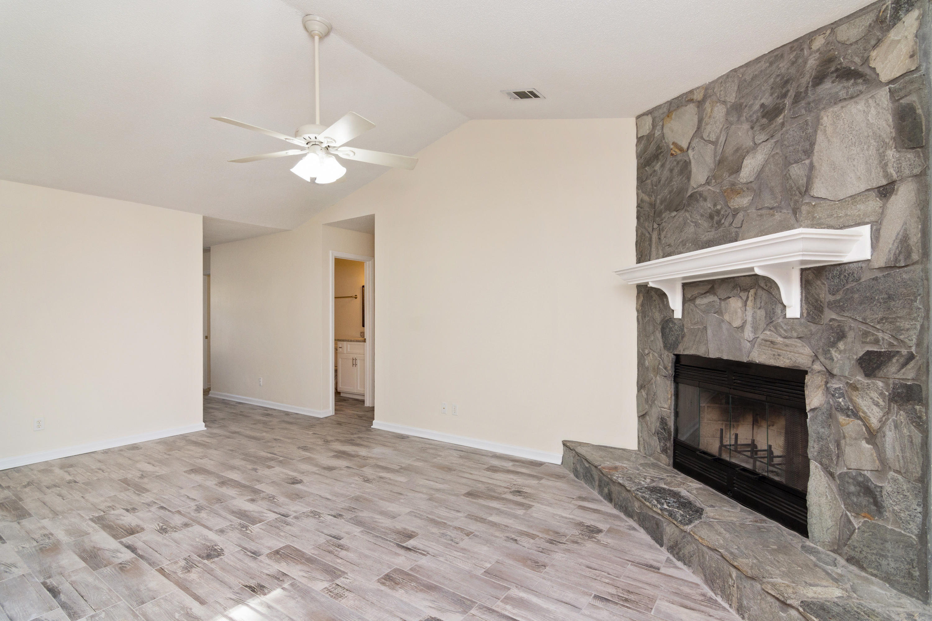 CREEKSIDE 4 - Residential