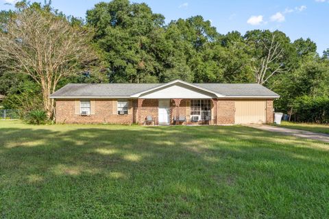 Photo of 6436 Spruce Street, Milton, FL 32570 (MLS # 986849) Photo of 6436 Spruce Street, Milton, FL 32570 (MLS # 986849)
