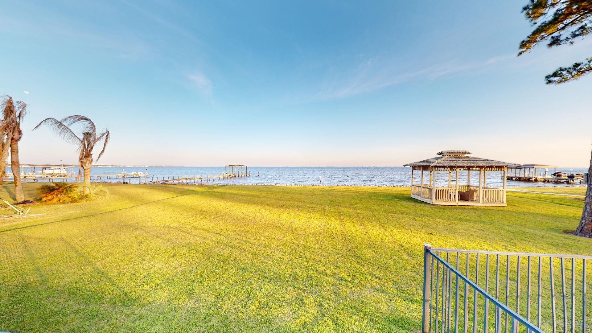 DANA POINTE - Residential