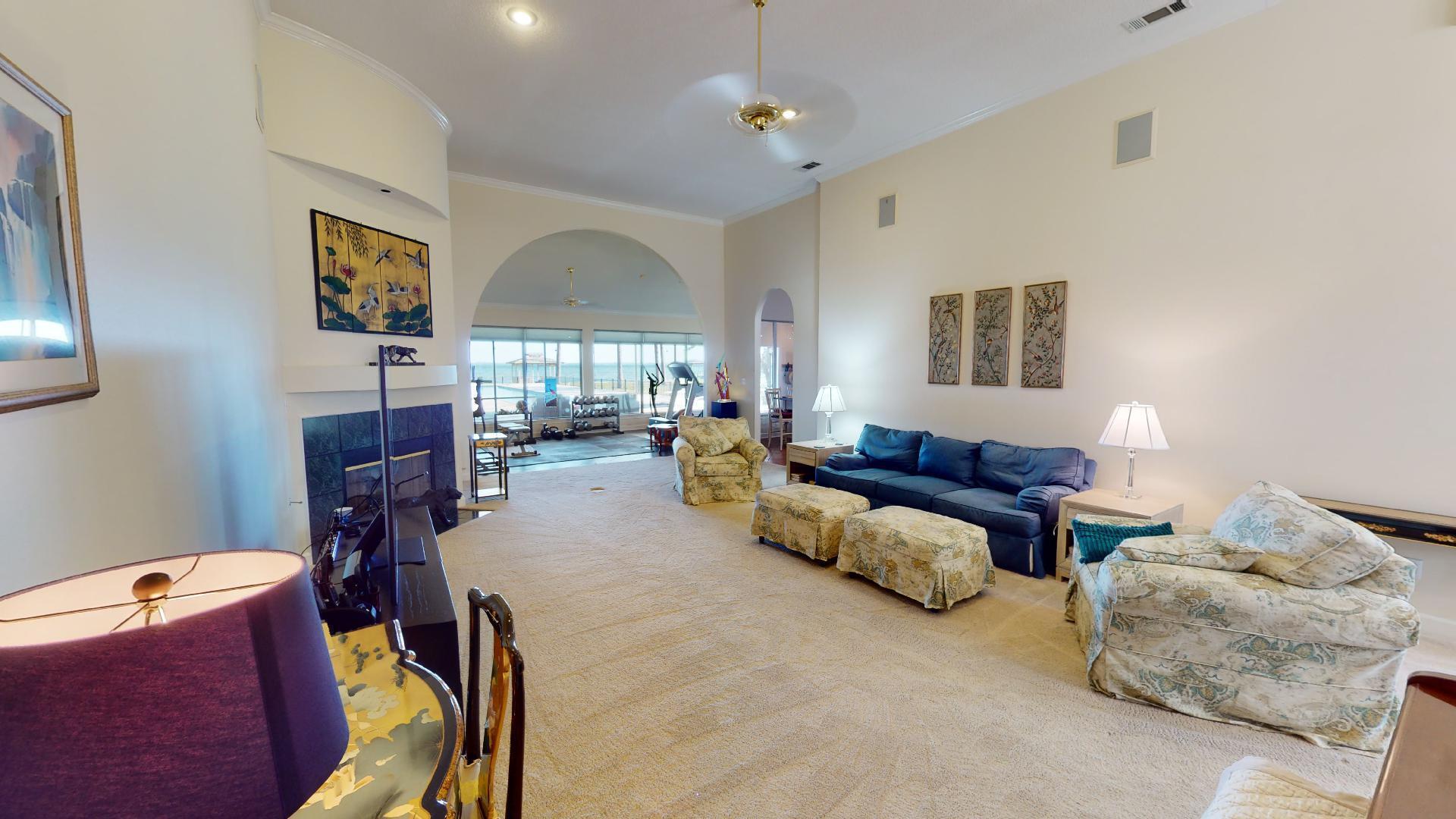 DANA POINTE - Residential