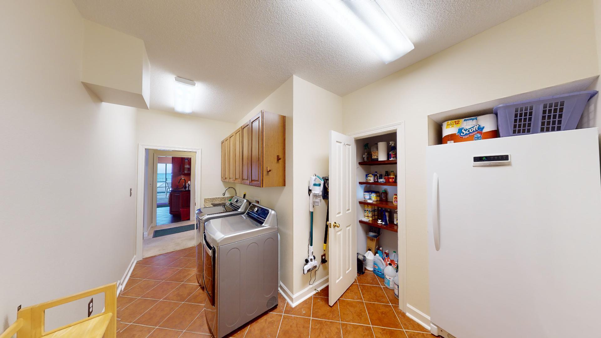 DANA POINTE - Residential