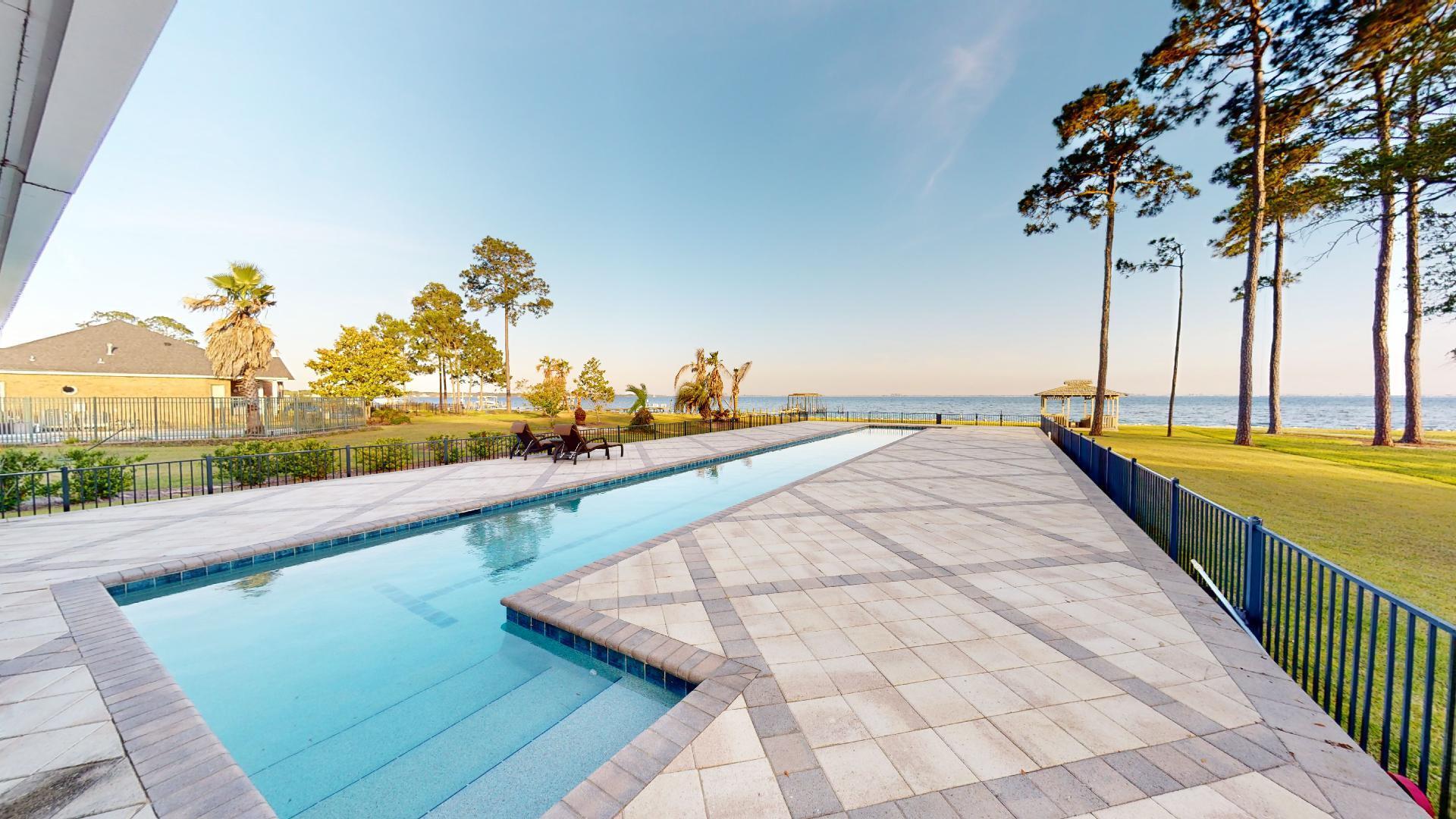 DANA POINTE - Residential