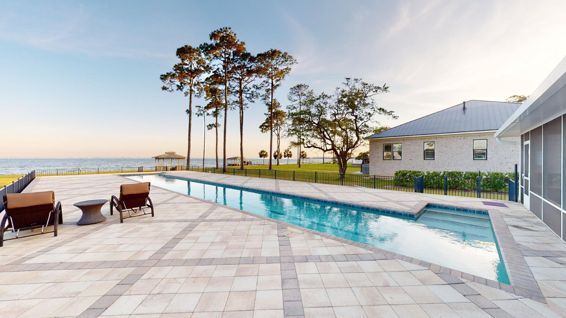 DANA POINTE - Residential