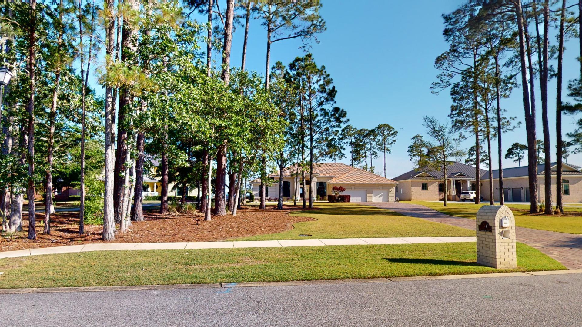 DANA POINTE - Residential