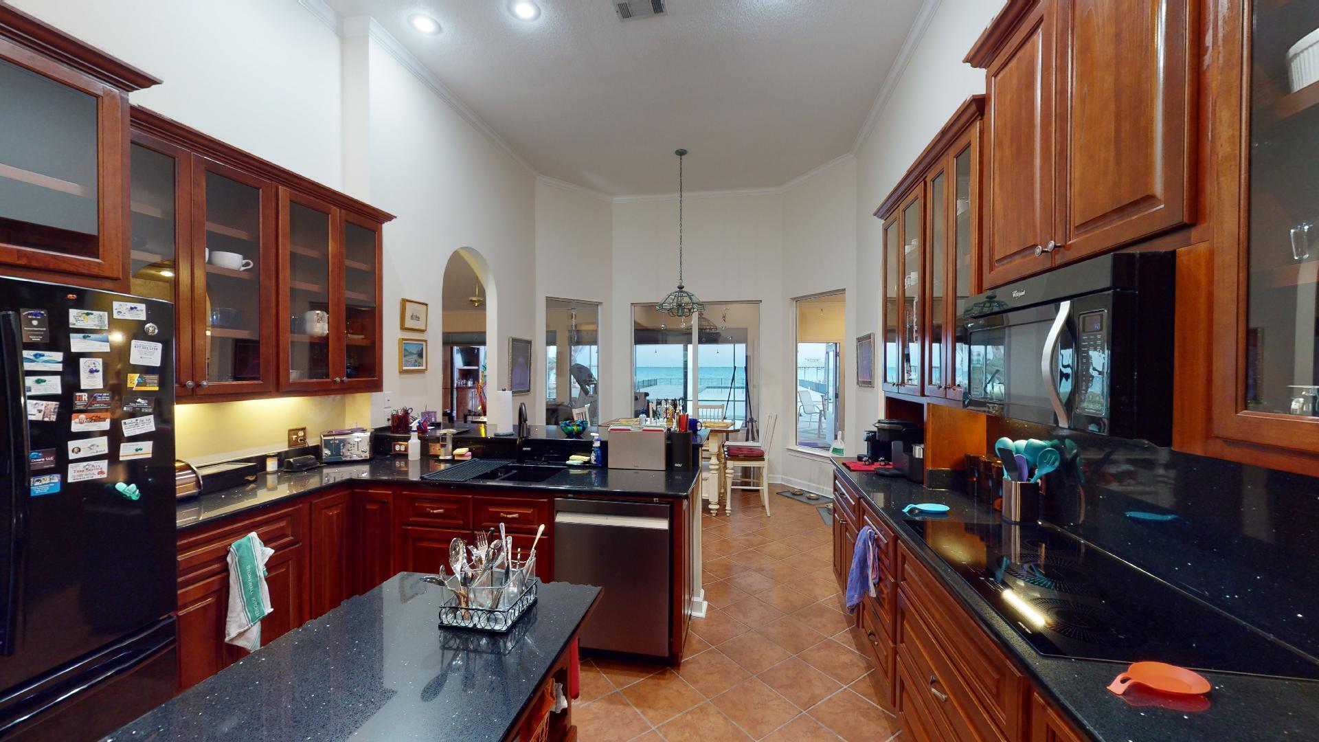 DANA POINTE - Residential