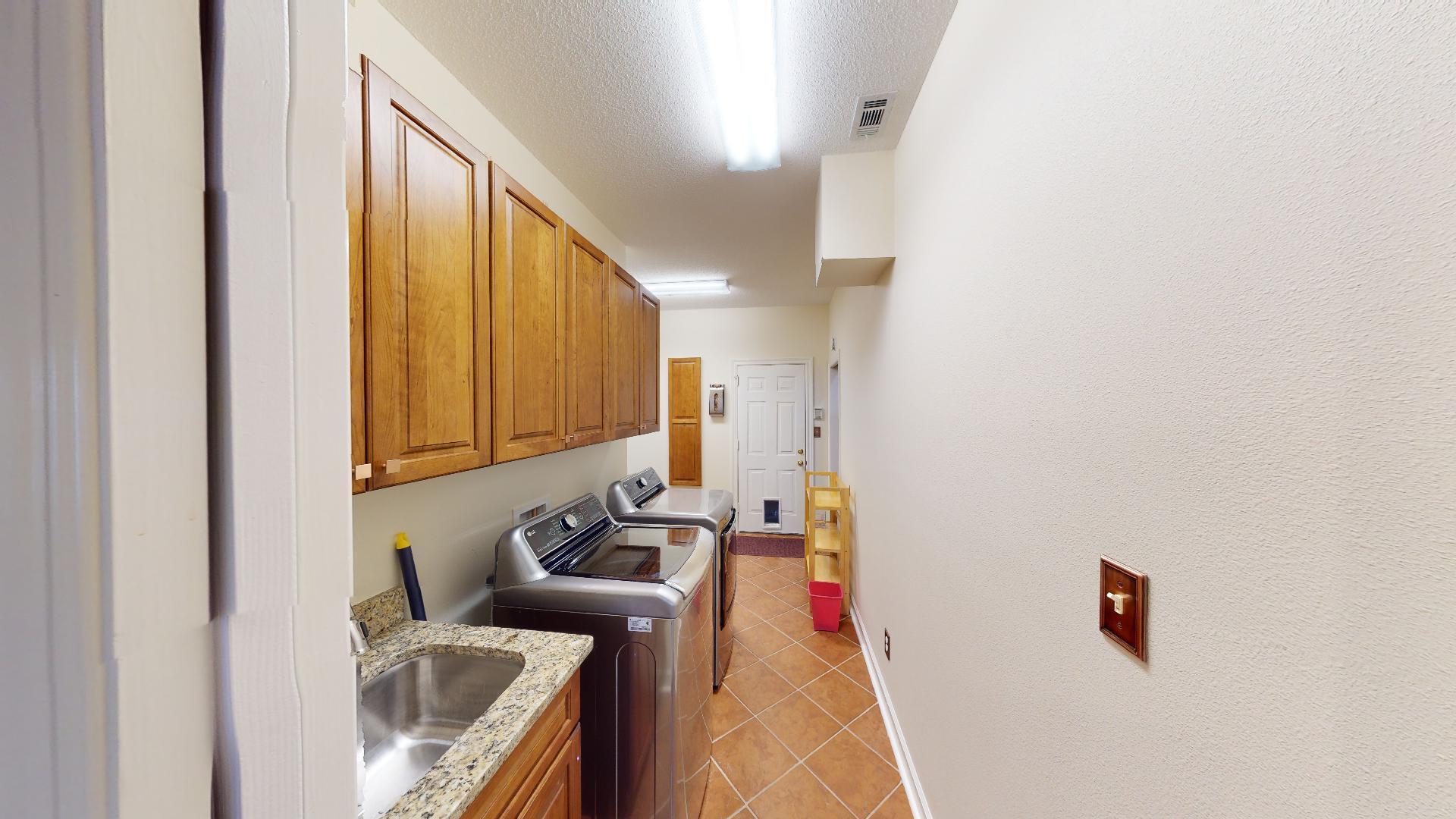 DANA POINTE - Residential