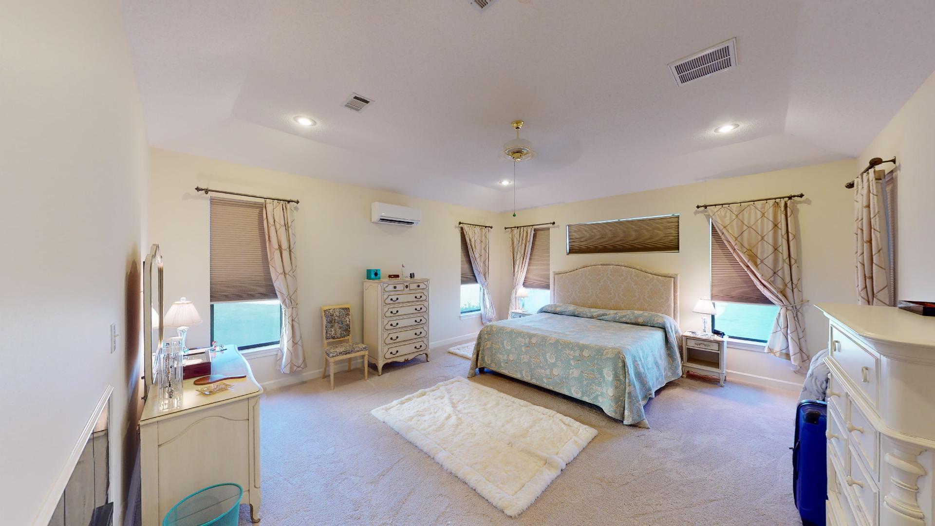 DANA POINTE - Residential