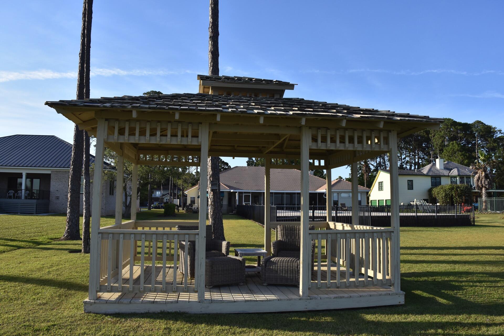 DANA POINTE - Residential