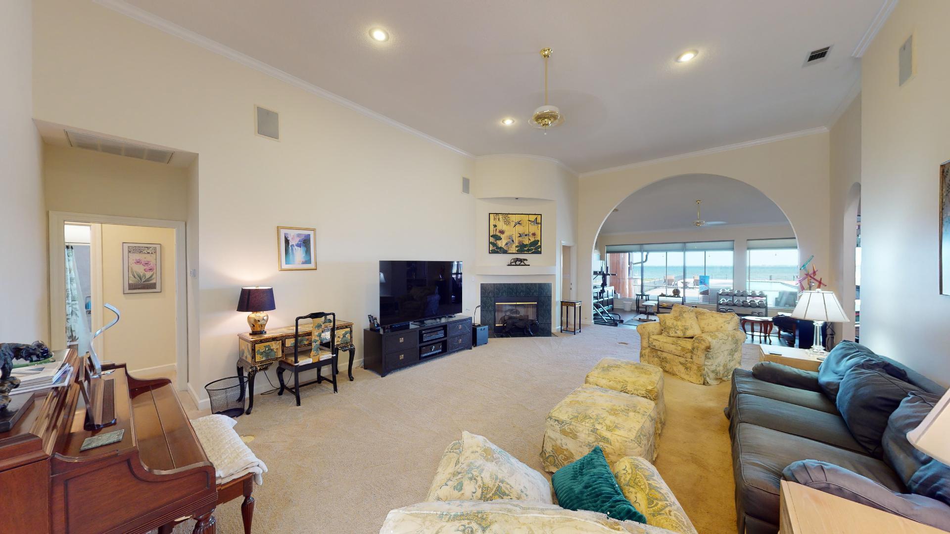 DANA POINTE - Residential