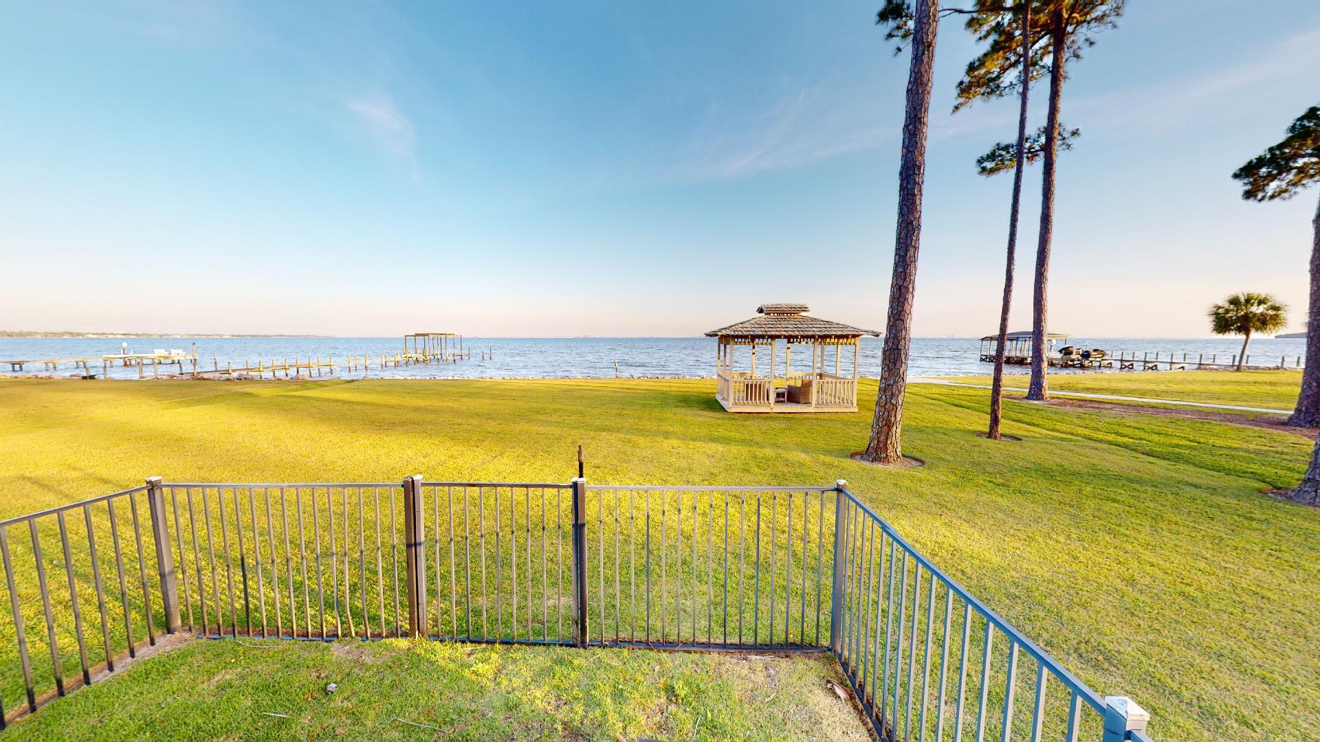 DANA POINTE - Residential