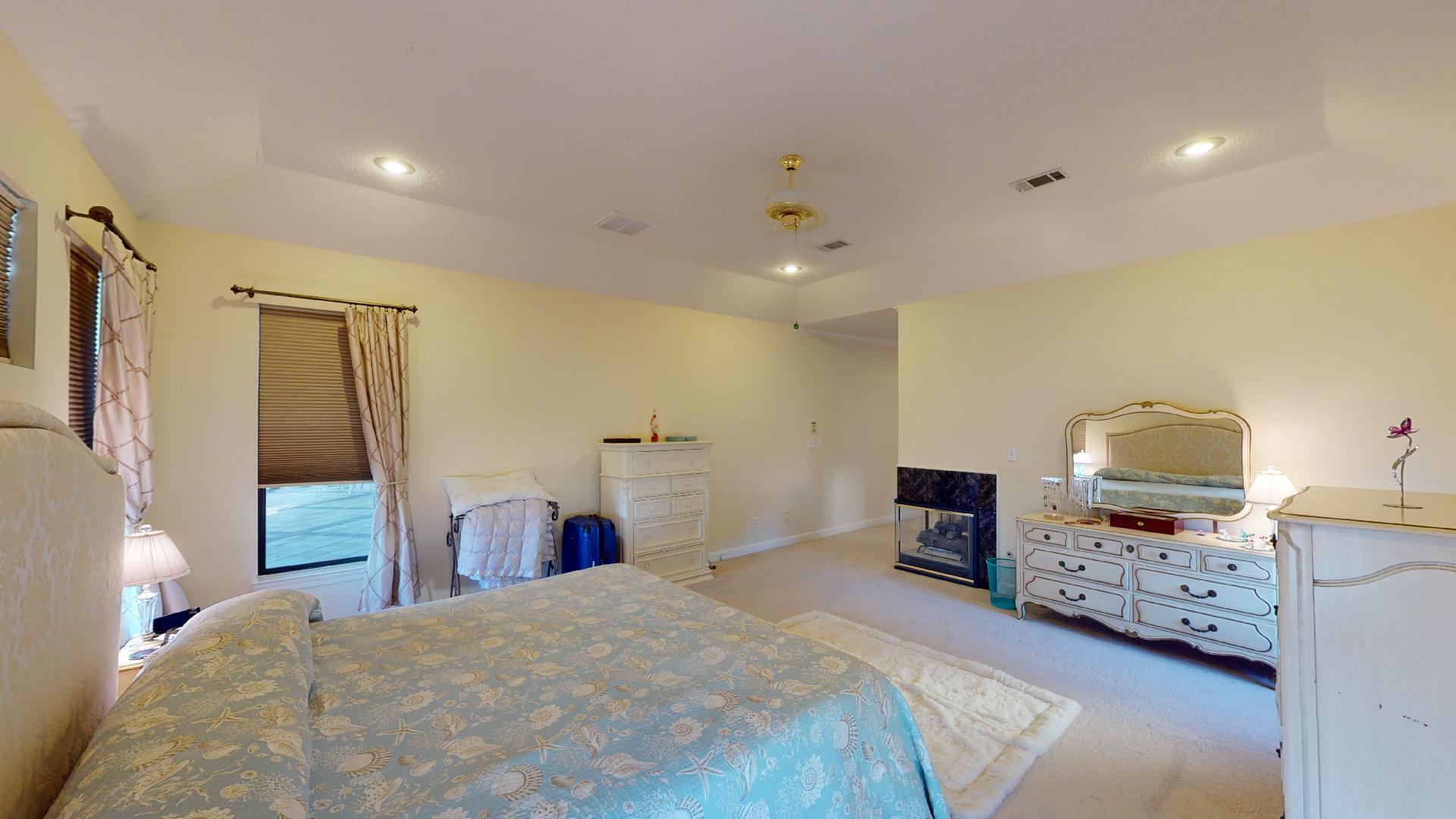 DANA POINTE - Residential