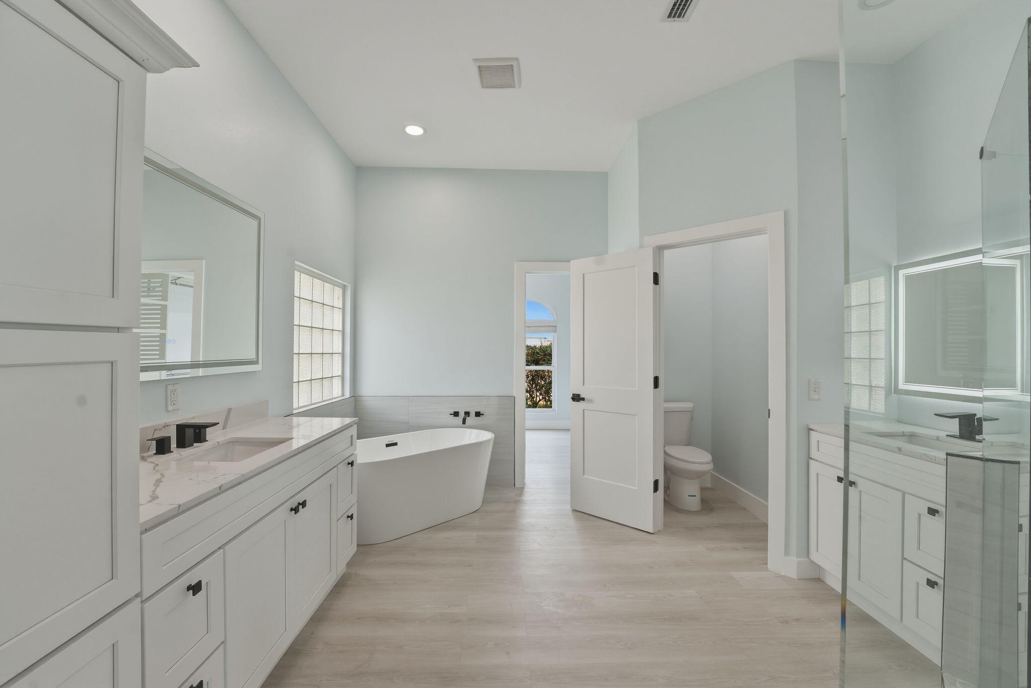 COUNTRY CLUB HARBOUR ESTATES - Residential