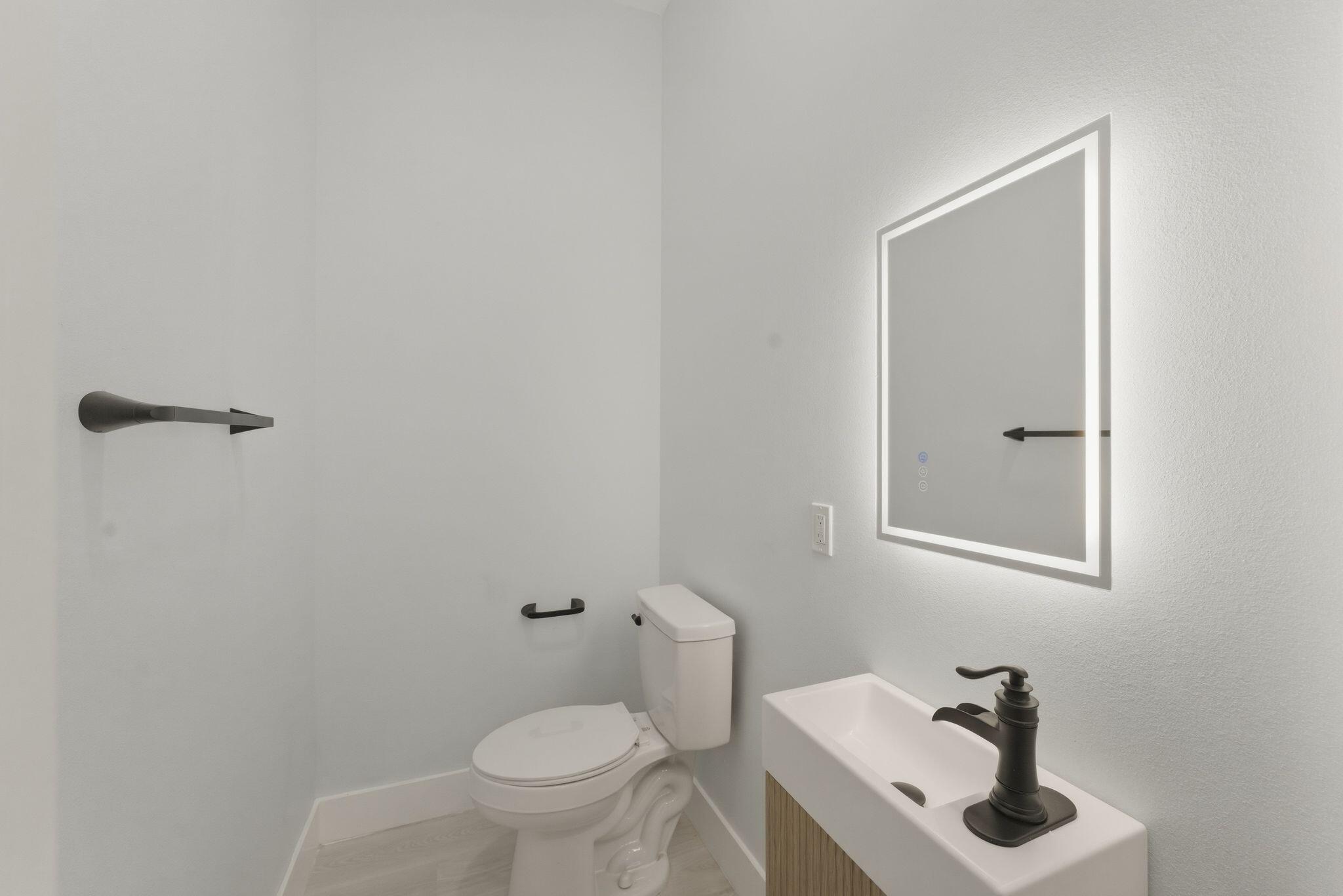 COUNTRY CLUB HARBOUR ESTATES - Residential