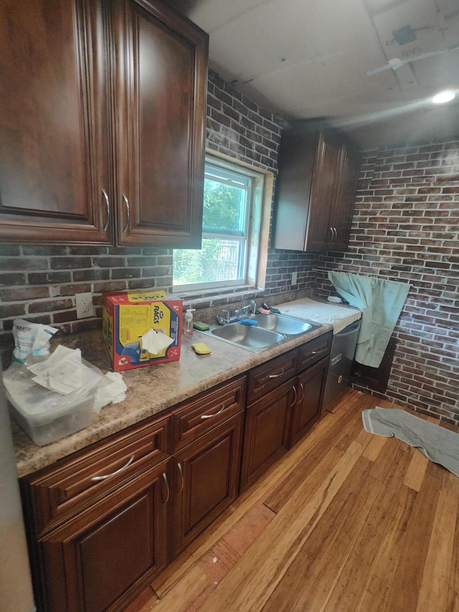 WINTHROP PLACE - Residential