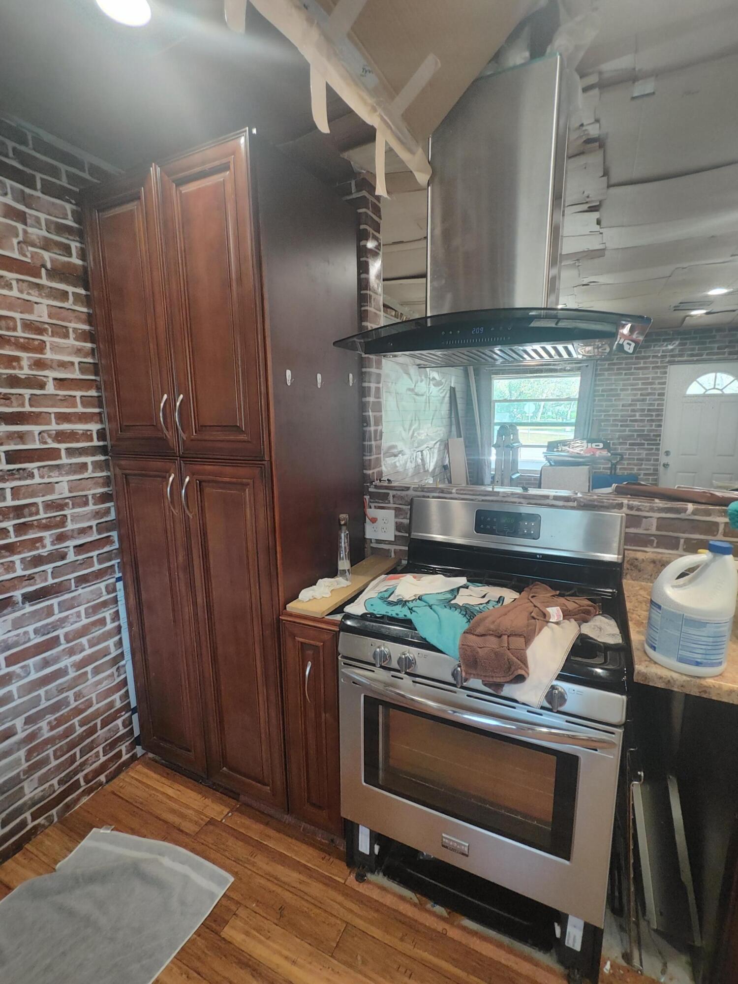 WINTHROP PLACE - Residential