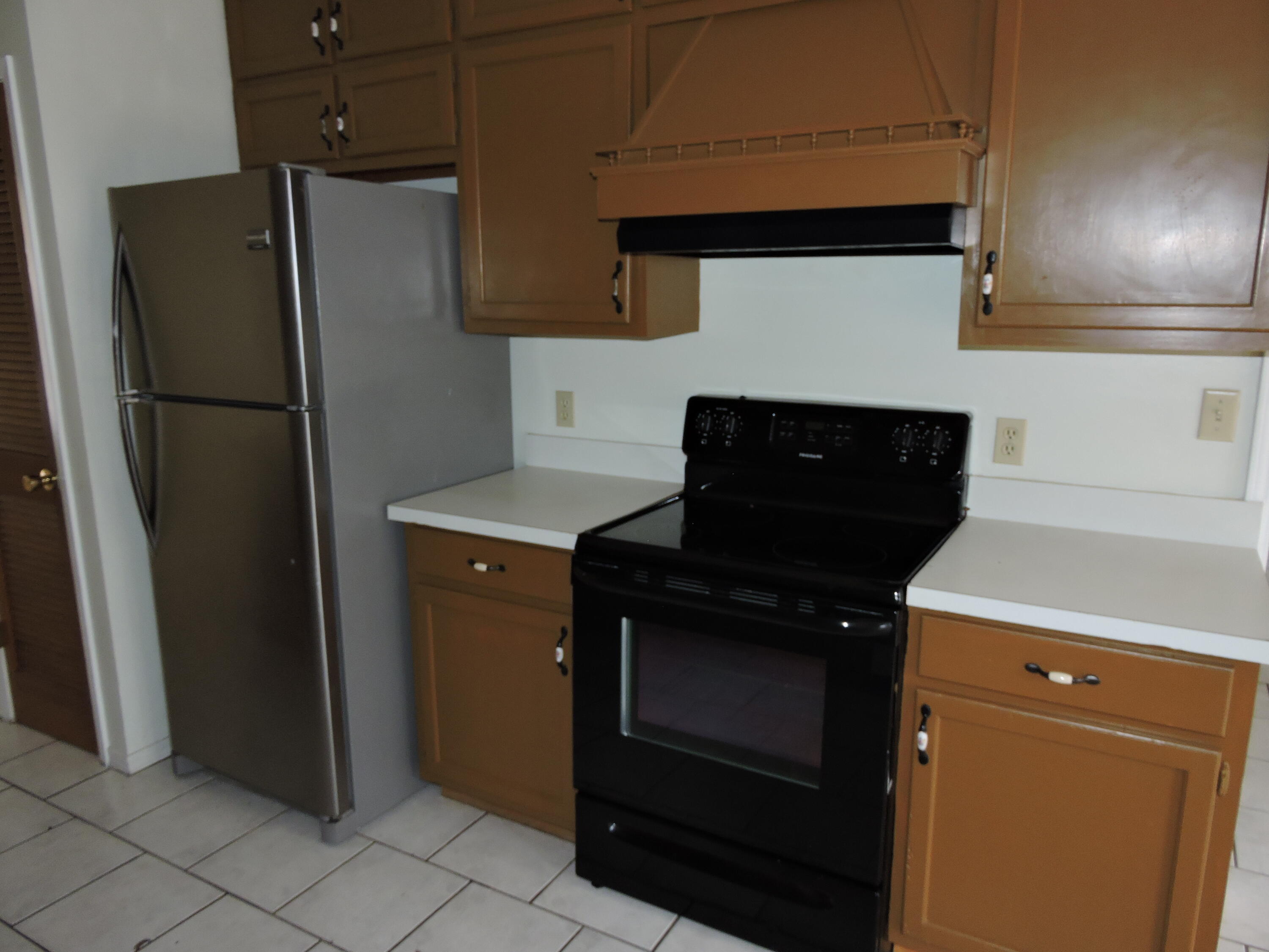 COUNTRYVIEW ESTATES 1ST ADDN - Residential Lease