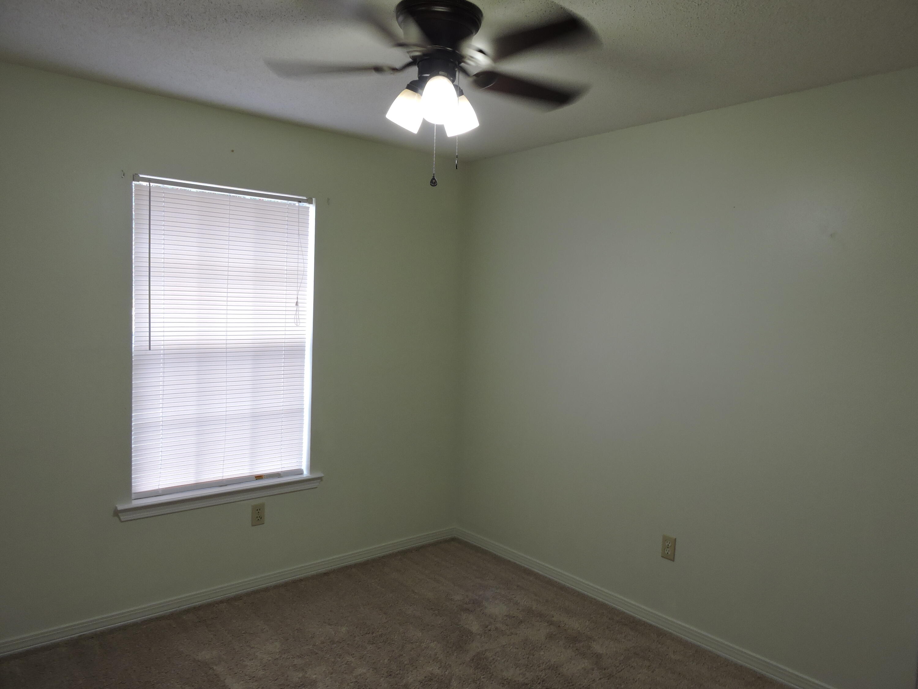 COUNTRYVIEW ESTATES 1ST ADDN - Residential Lease