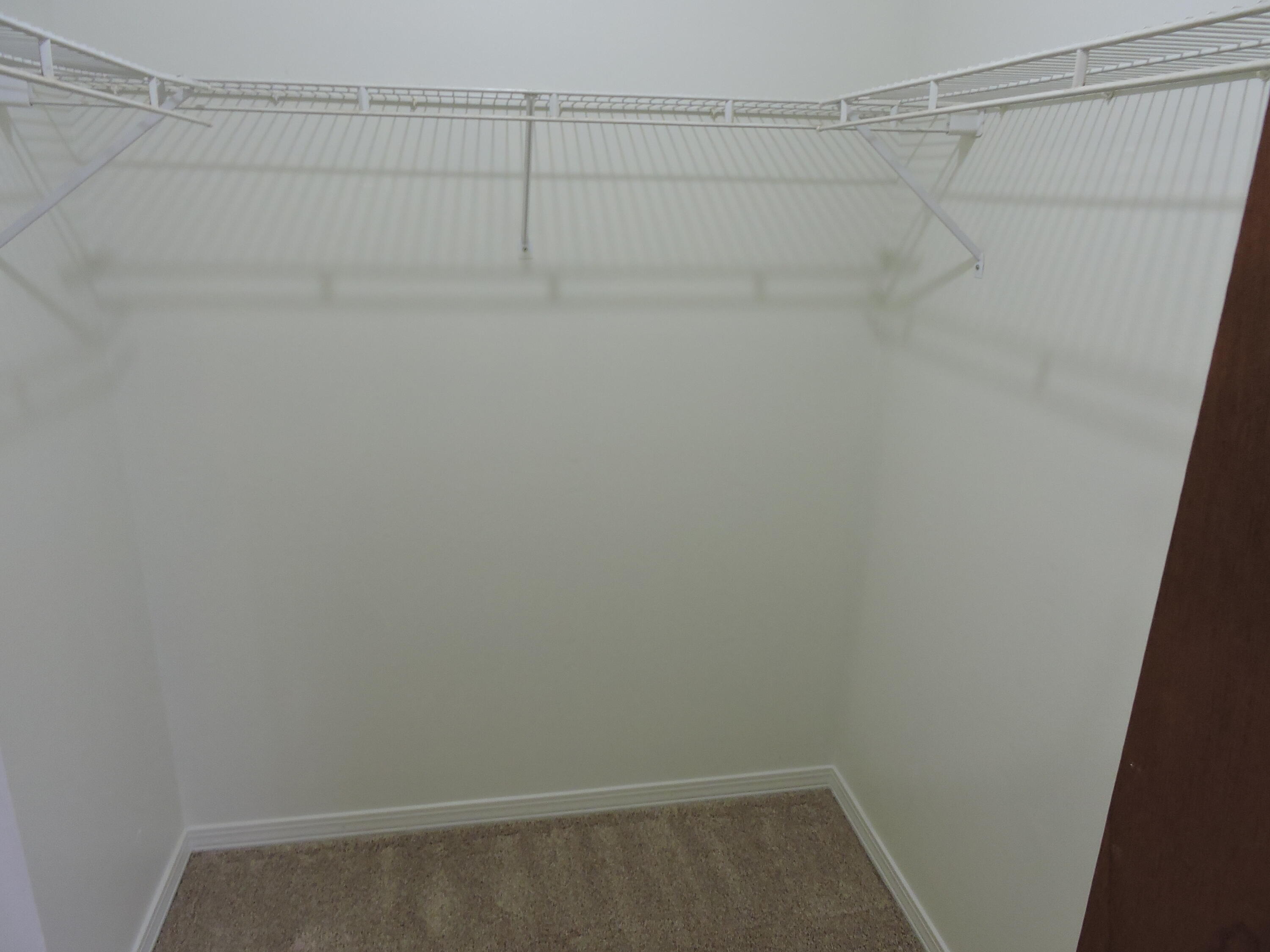 COUNTRYVIEW ESTATES 1ST ADDN - Residential Lease